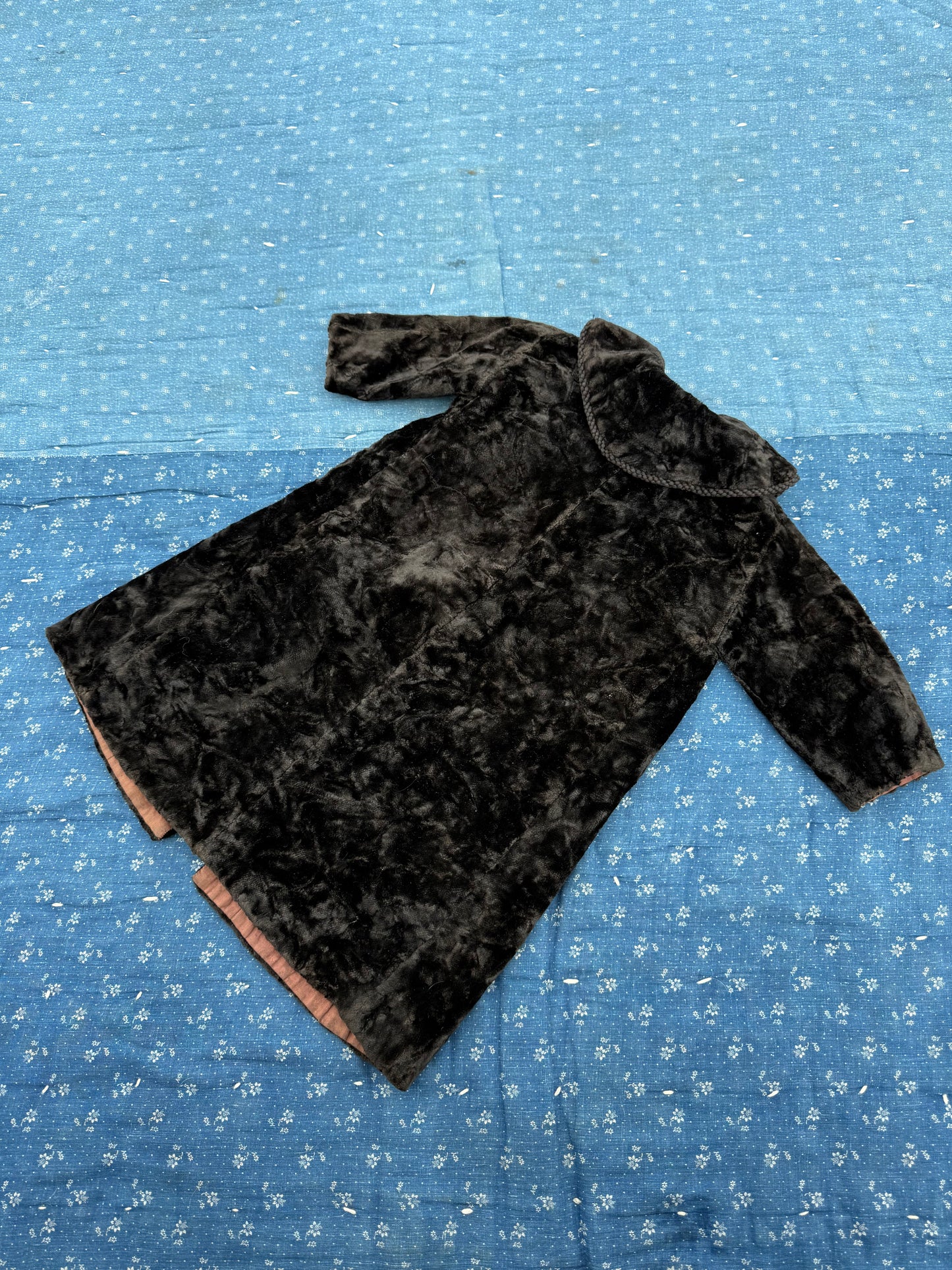 1900 victorian crushed velvet baby coat