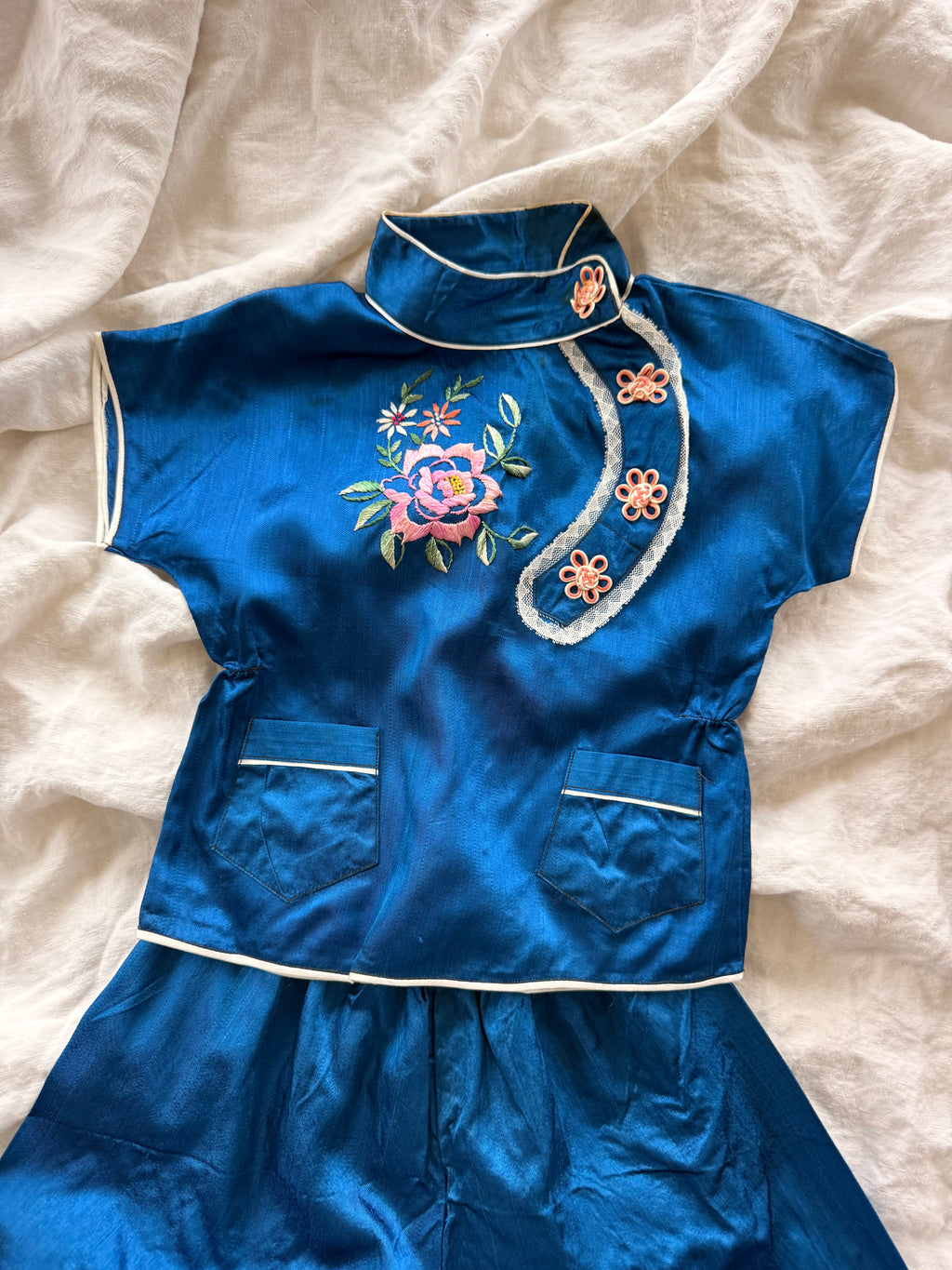 1960s chinese blue silk satin lounge yet