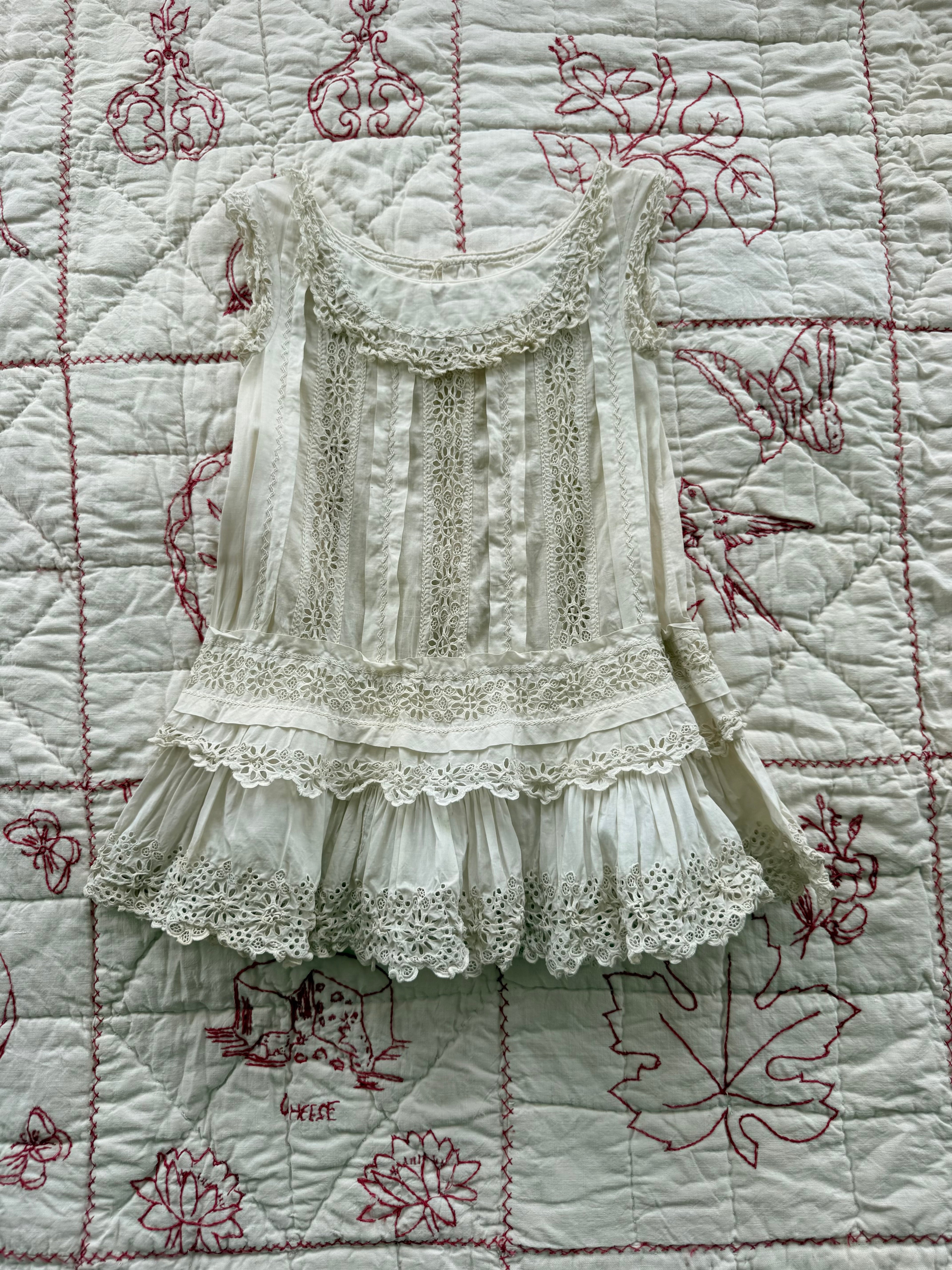 1900s eyelet lace dress