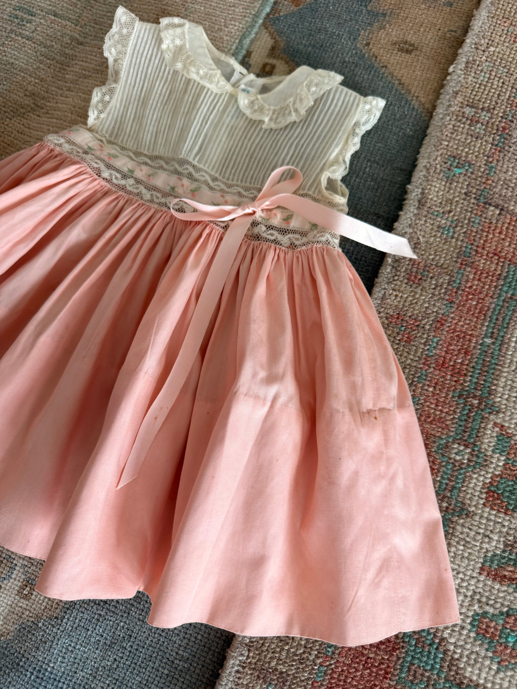 1950s lace & ribbon dress