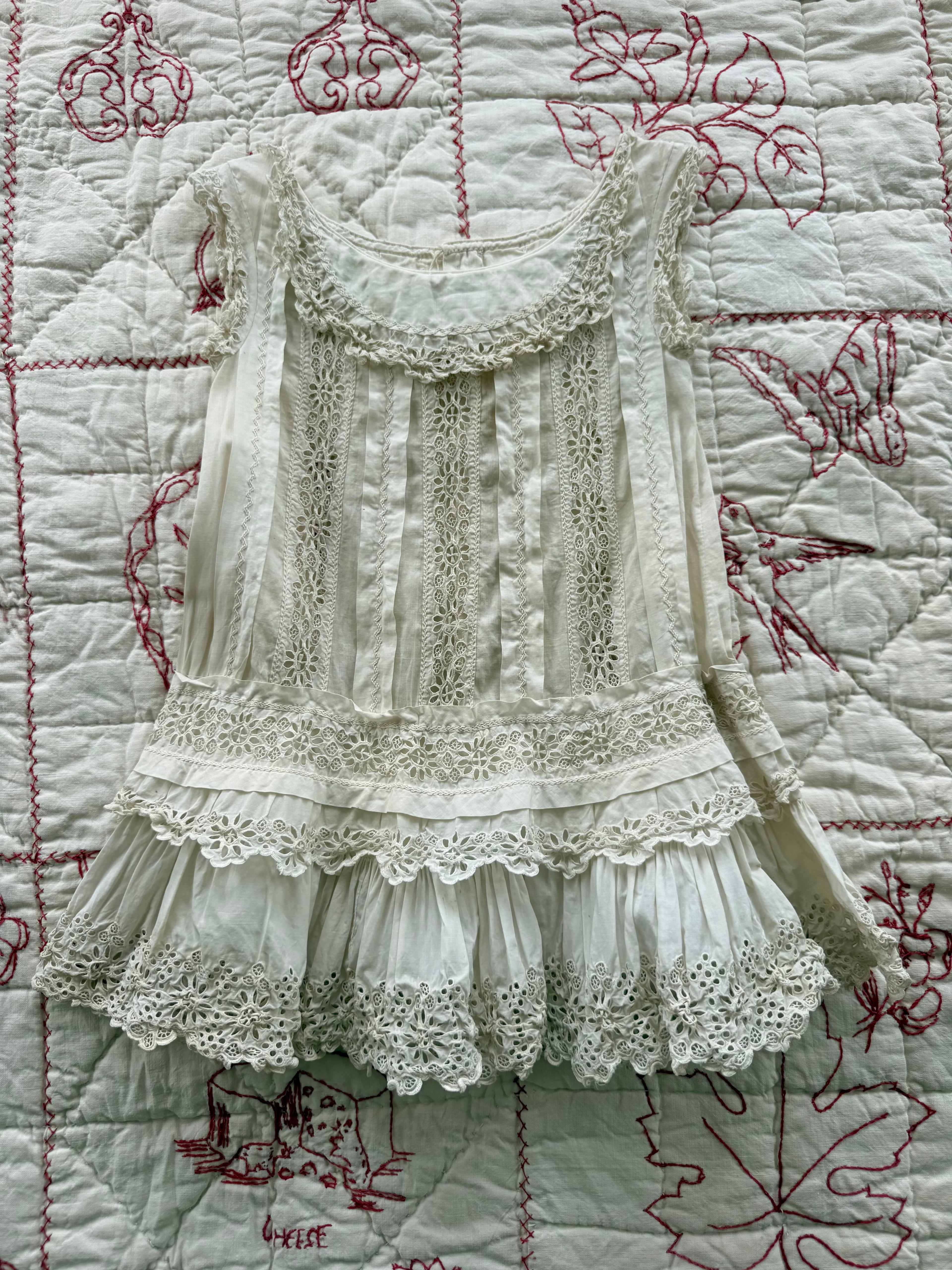 1900s eyelet lace dress