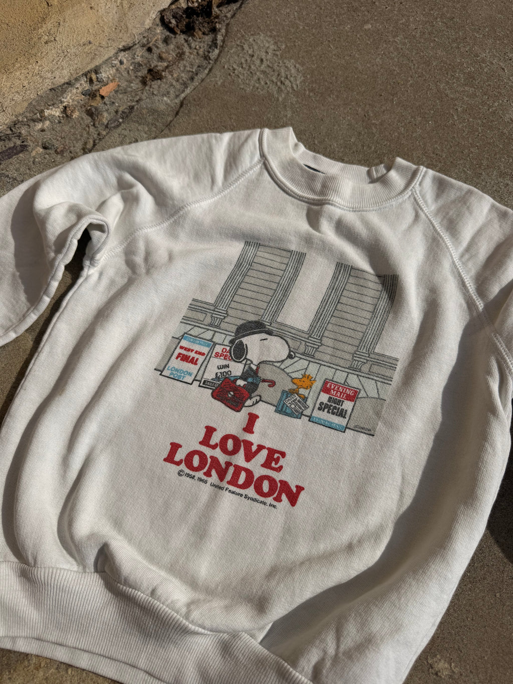 1980s snoopy in london sweatshirt