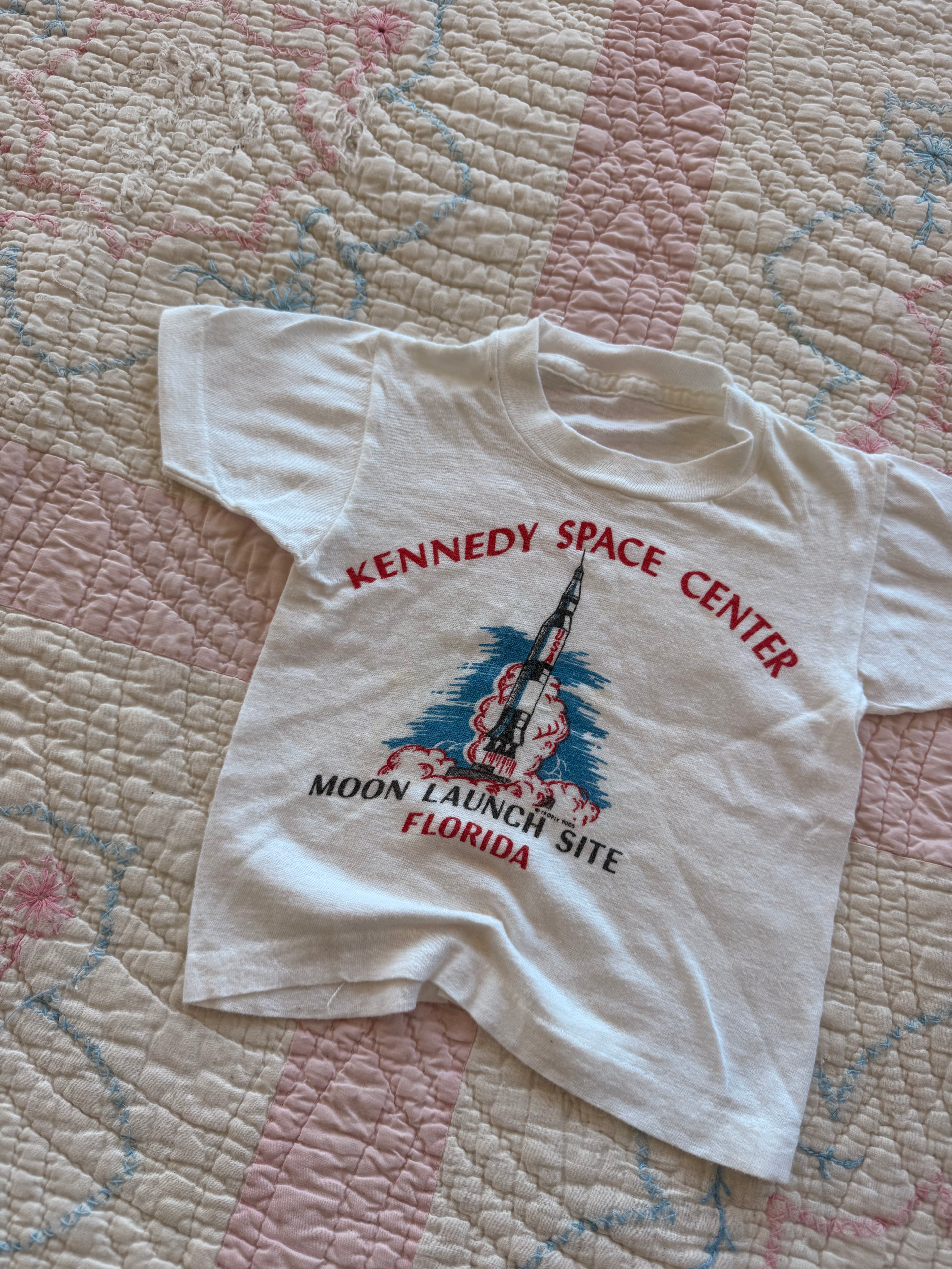 1970s kennedy space center tee
