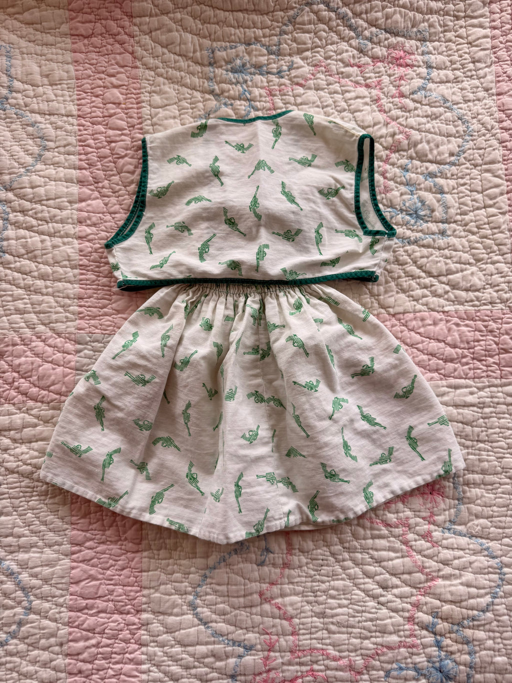 1950s green revolver print smocked set