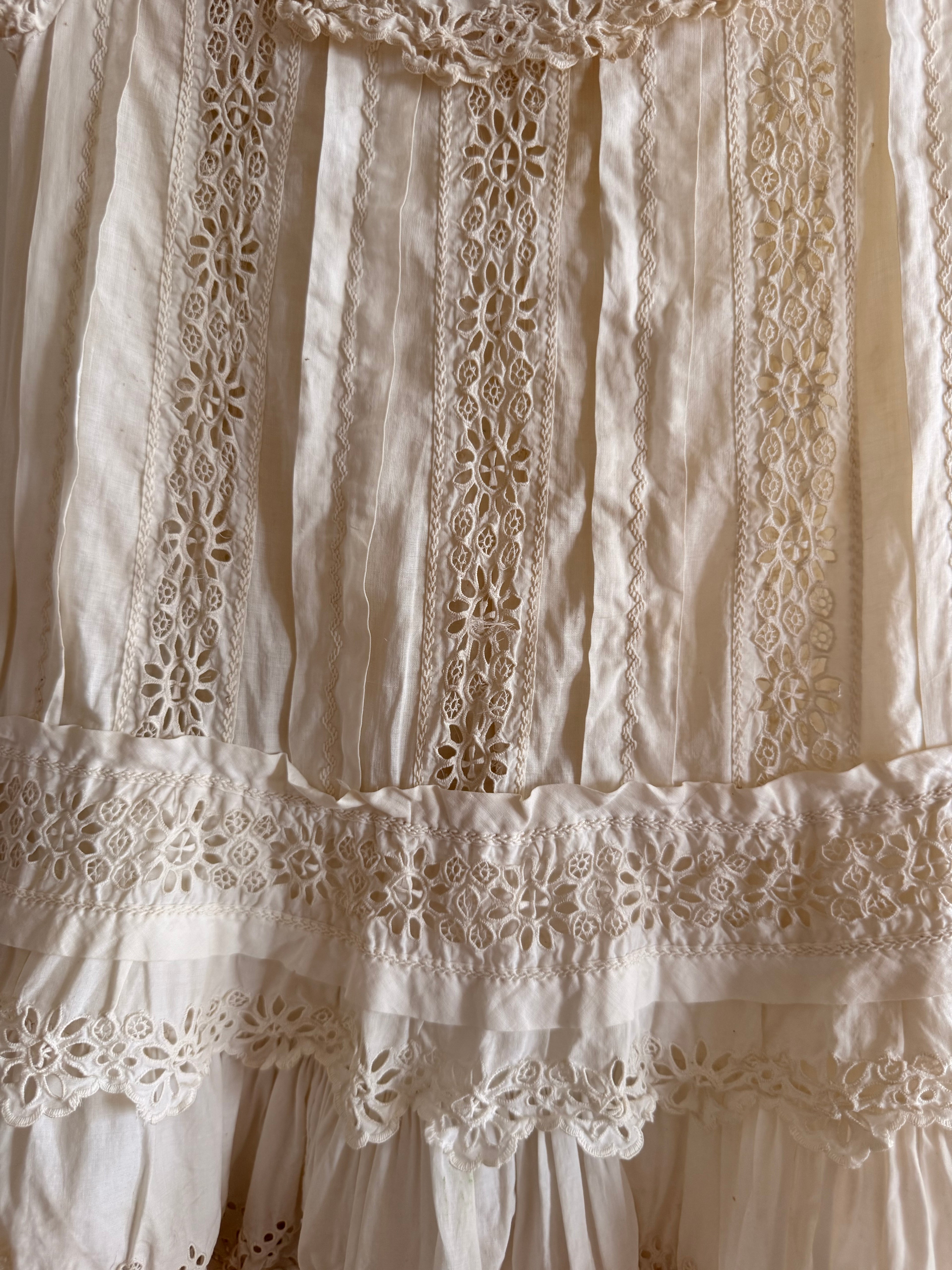 1900s eyelet lace dress