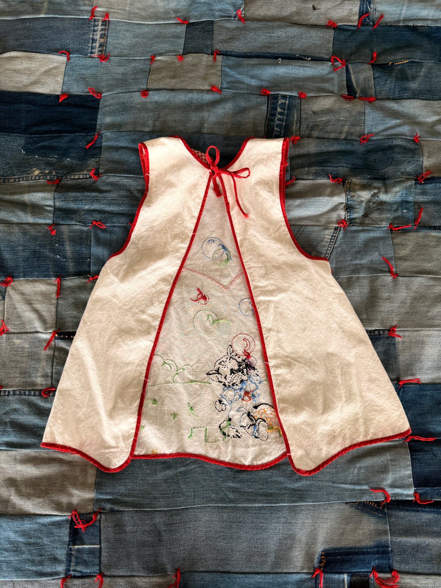 1950s kitten & bubbles apron