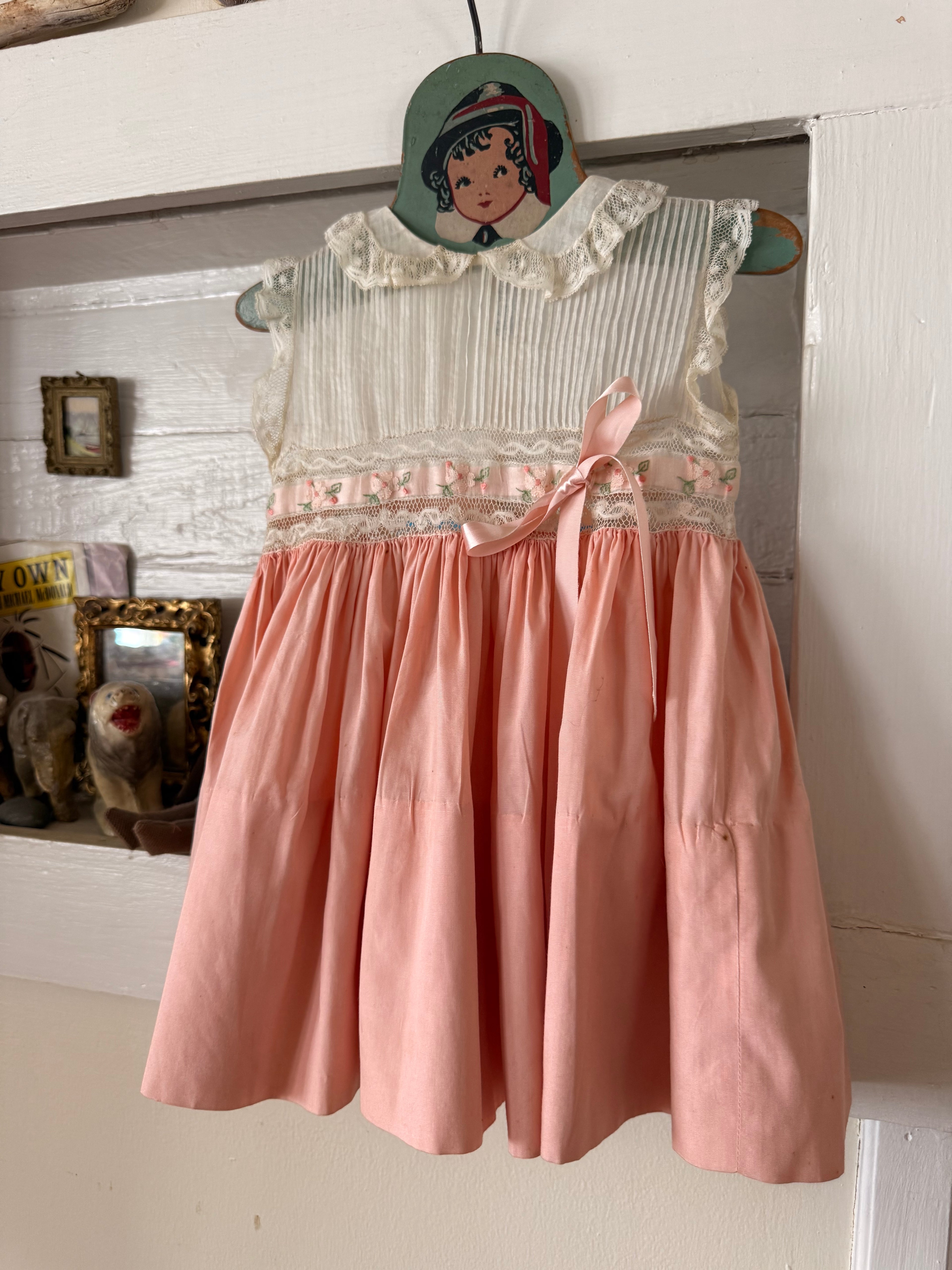 1950s lace & ribbon dress