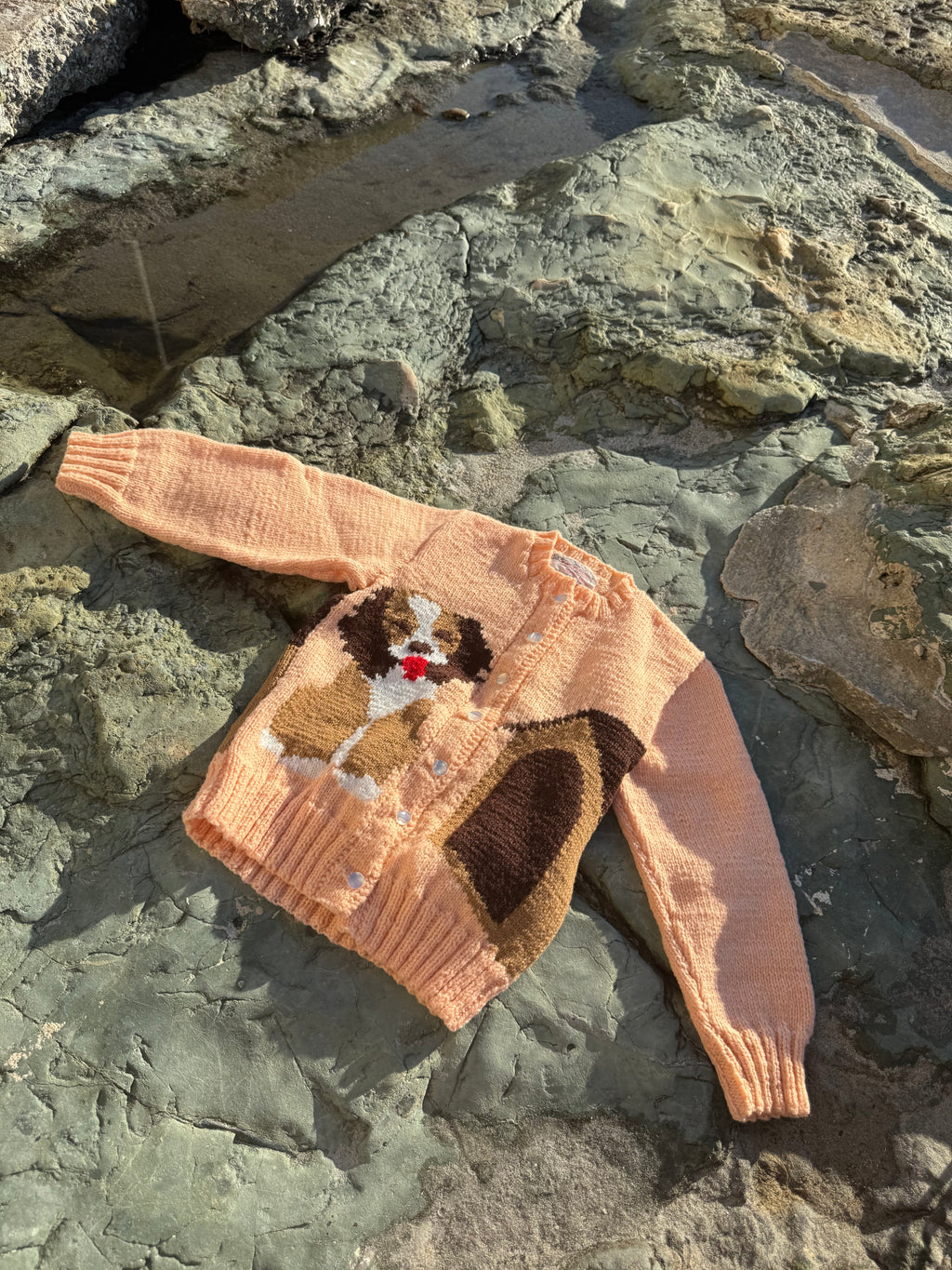 1950s peach puppy hand knit cardigan