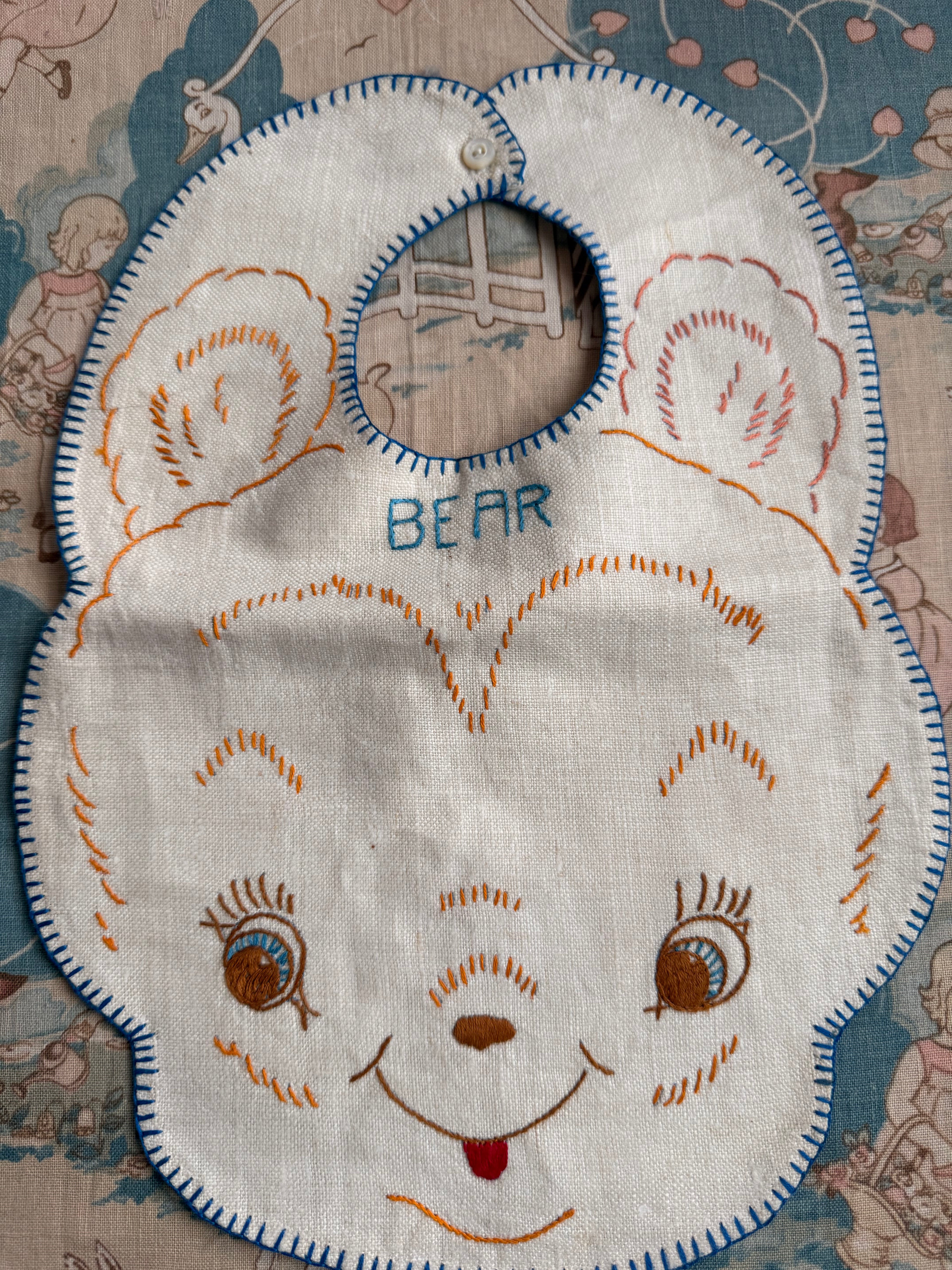1940s bear bib
