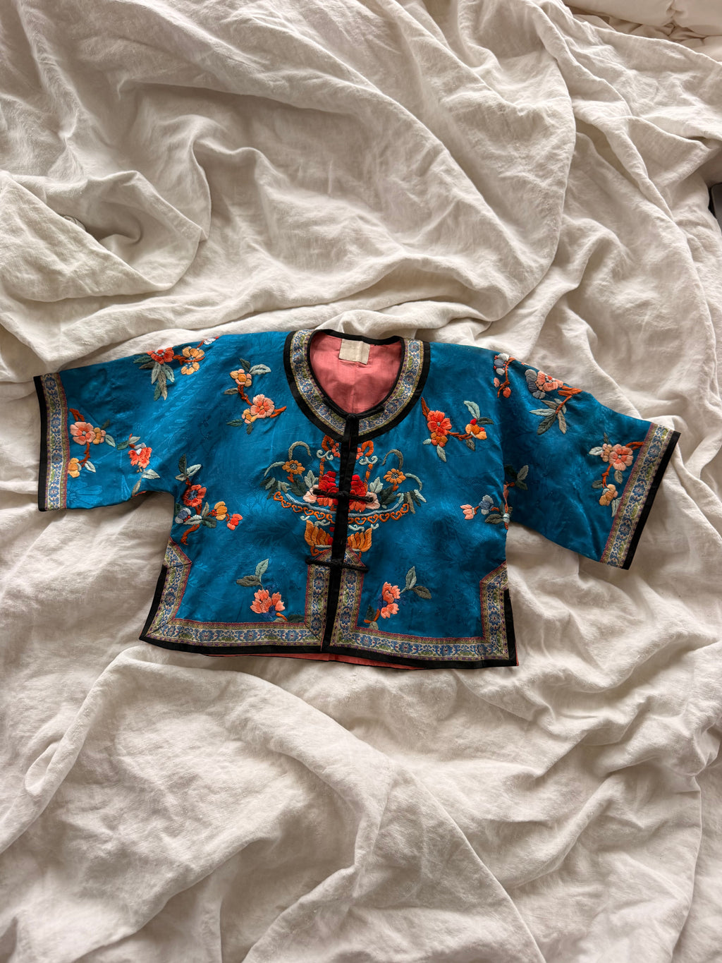 1940s chinese silk embroideredjacket