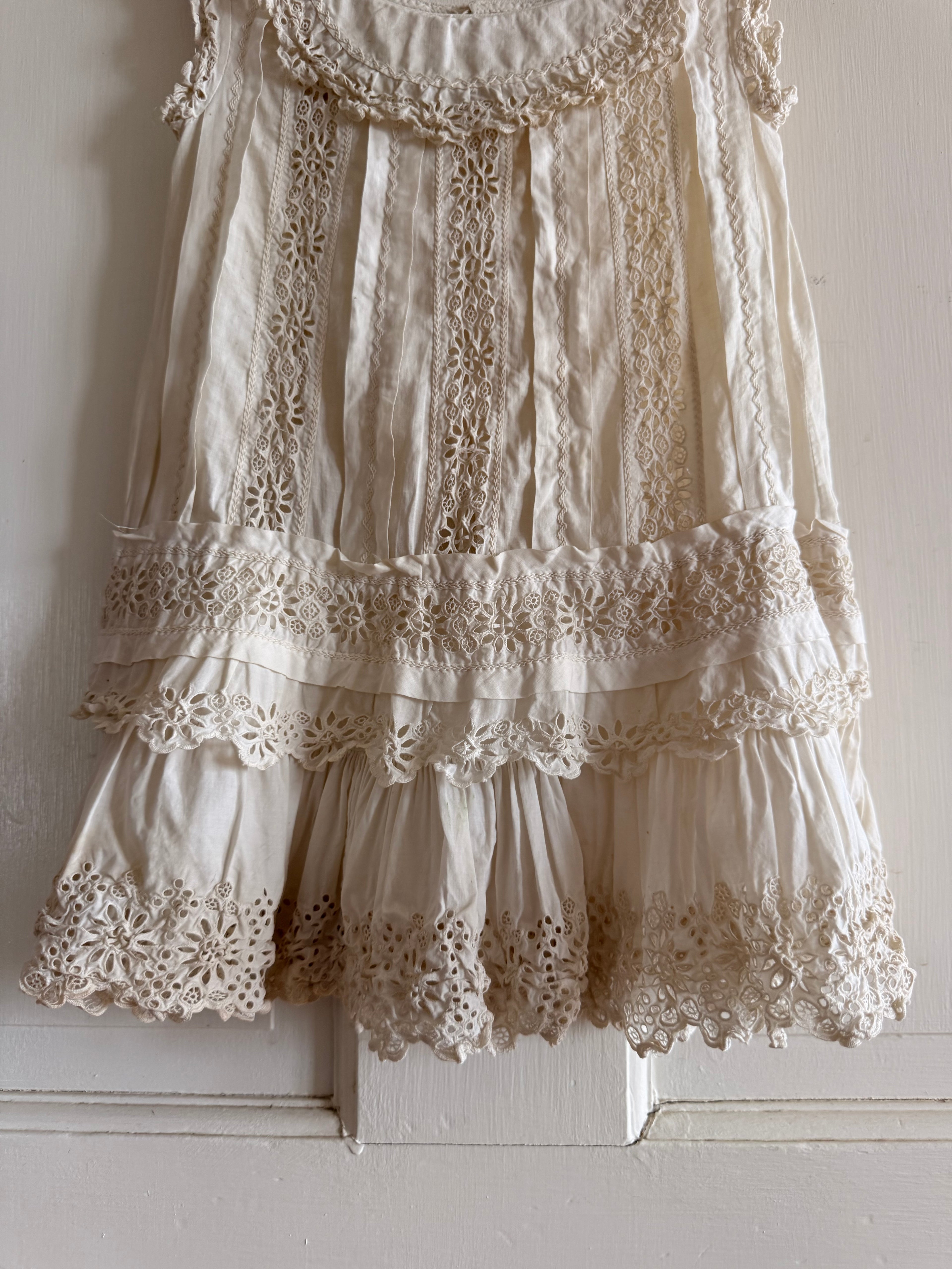 1900s eyelet lace dress