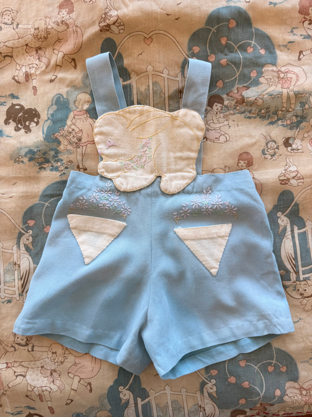 1950s embroidered bunny overall shorts