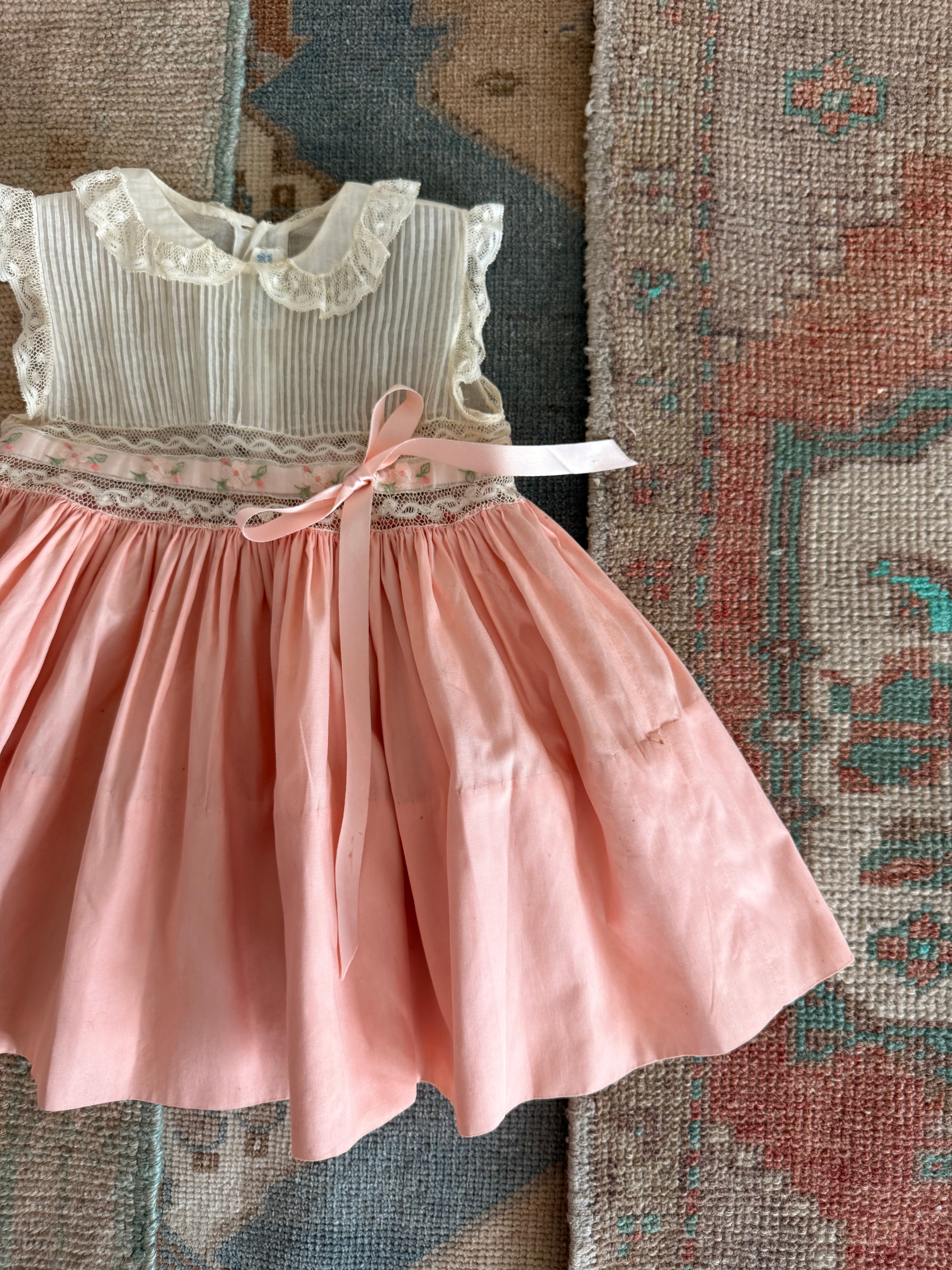 1950s lace & ribbon dress
