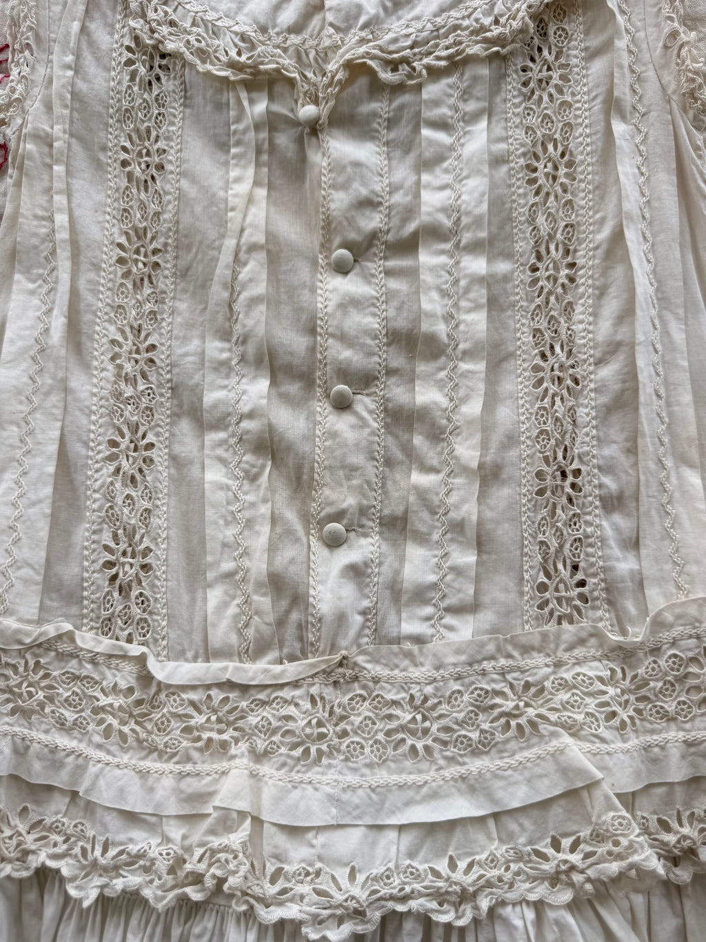 1900s eyelet lace dress