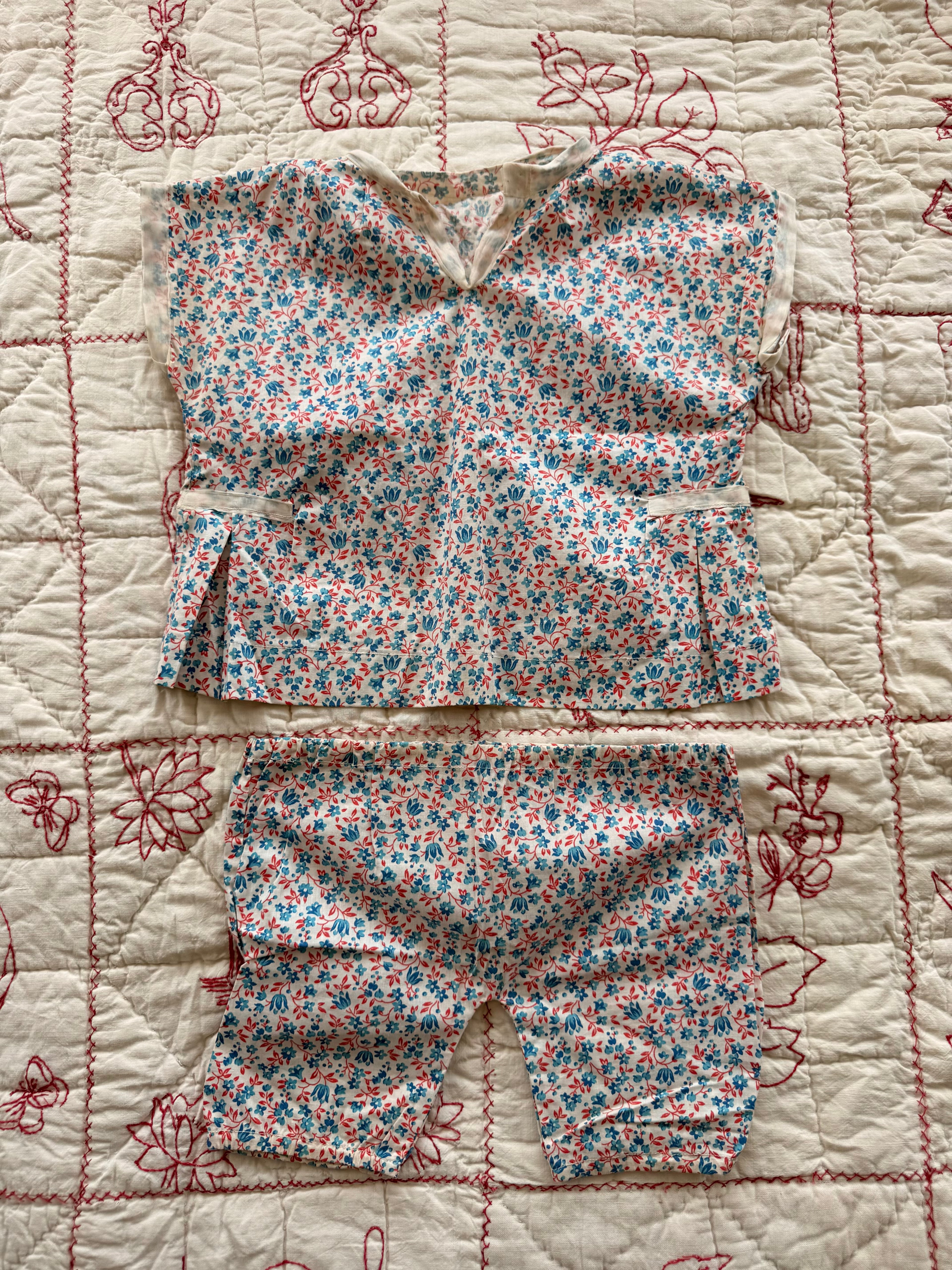 1930s blue floral set