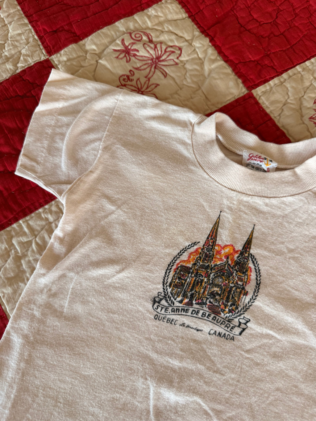 1970s quebec souvenir tee