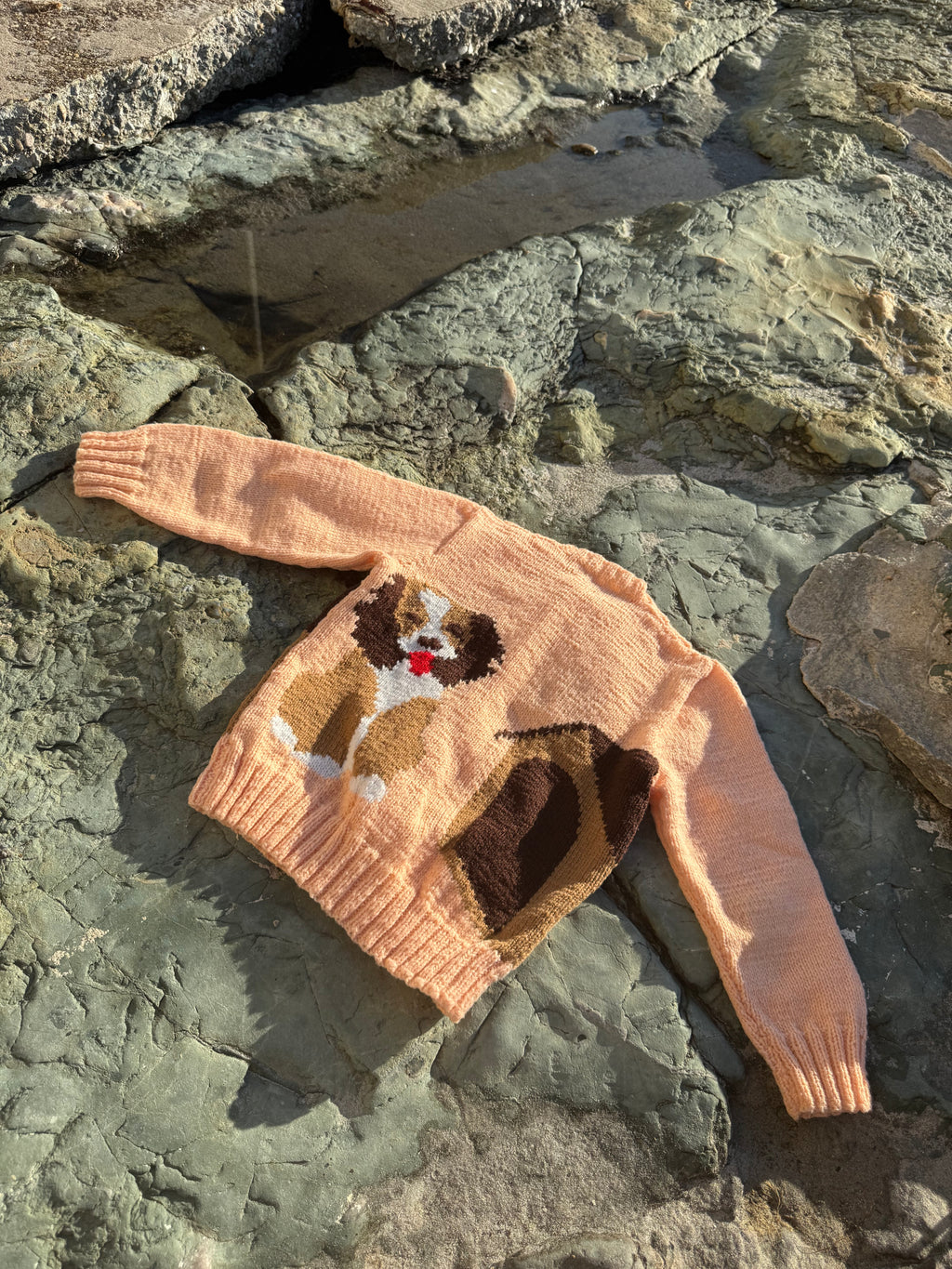 1950s peach puppy hand knit cardigan