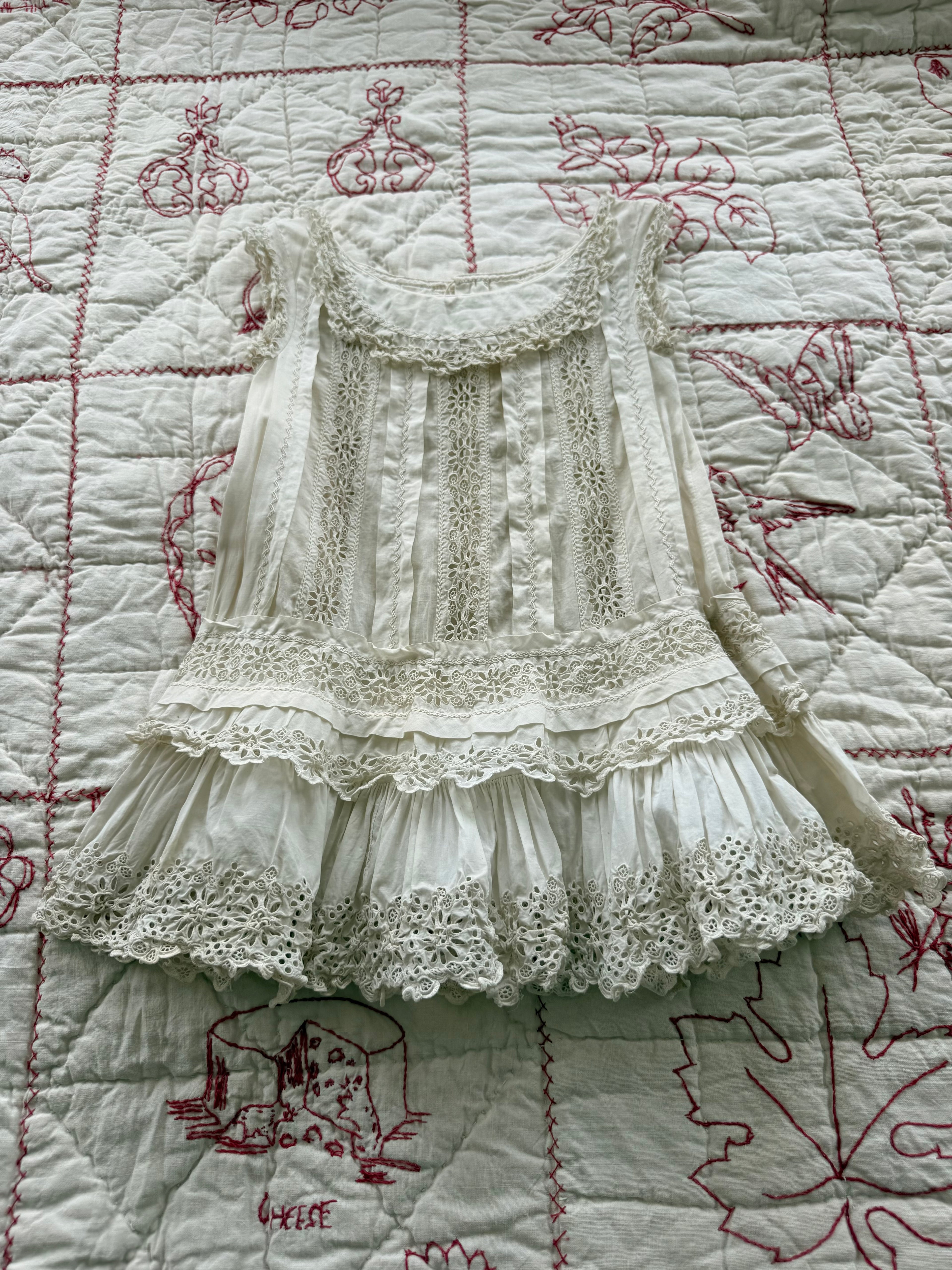 1900s eyelet lace dress
