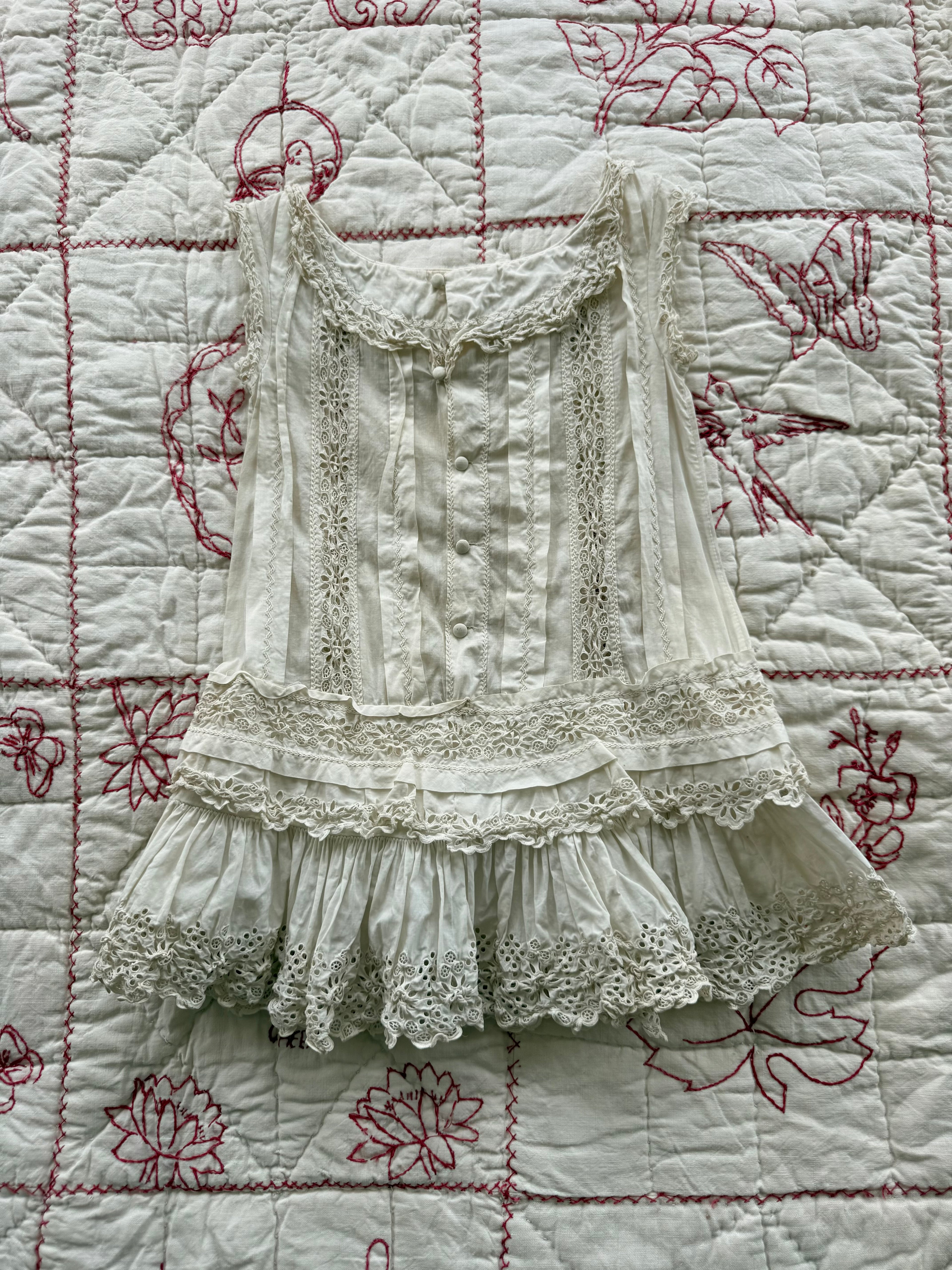 1900s eyelet lace dress