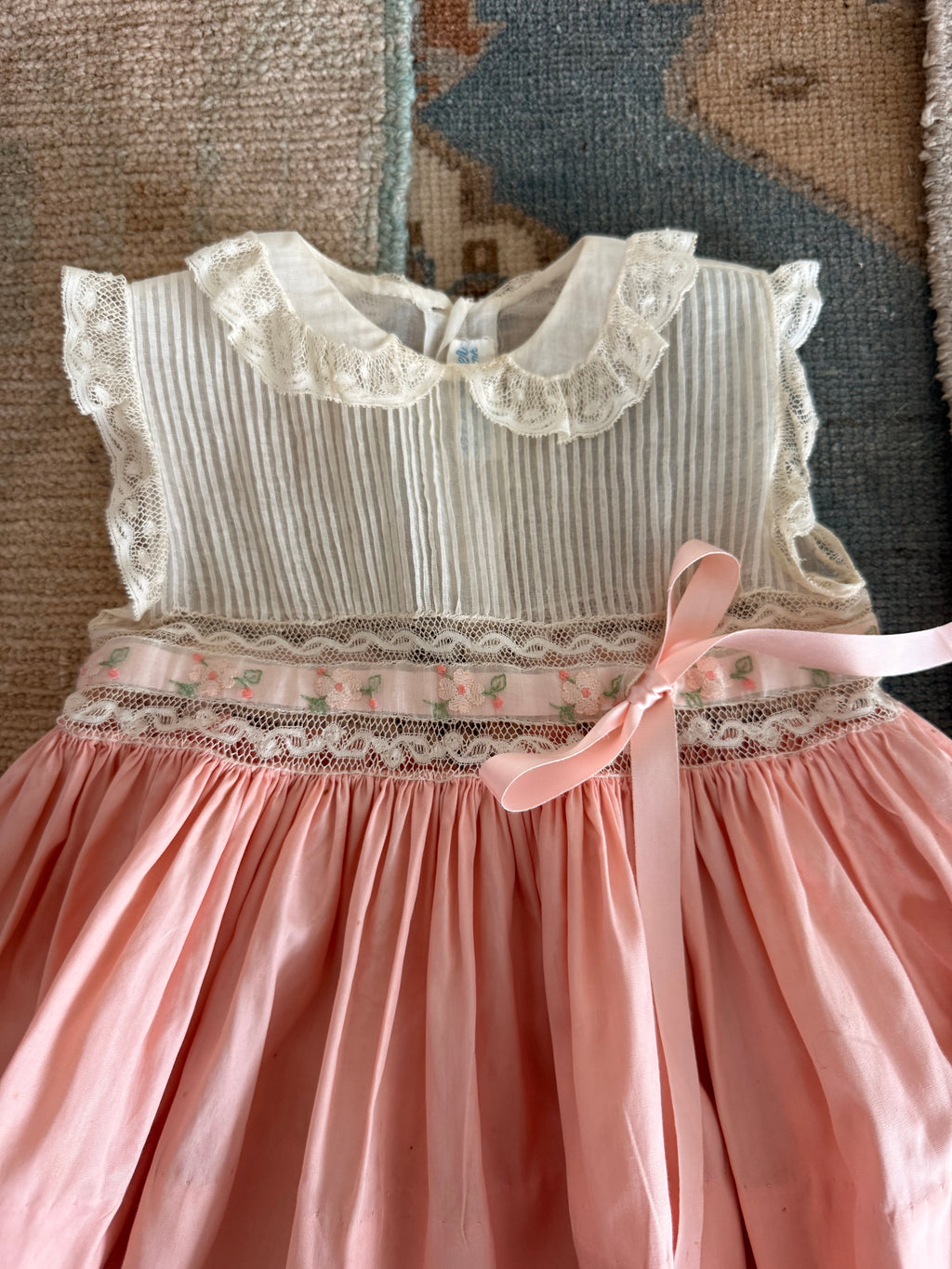 1950s lace & ribbon dress