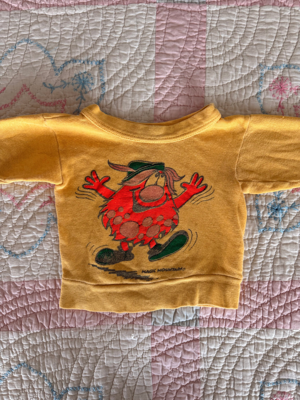 1970s magic mountain amusement park souvenir sweatshirt, bloop the troll