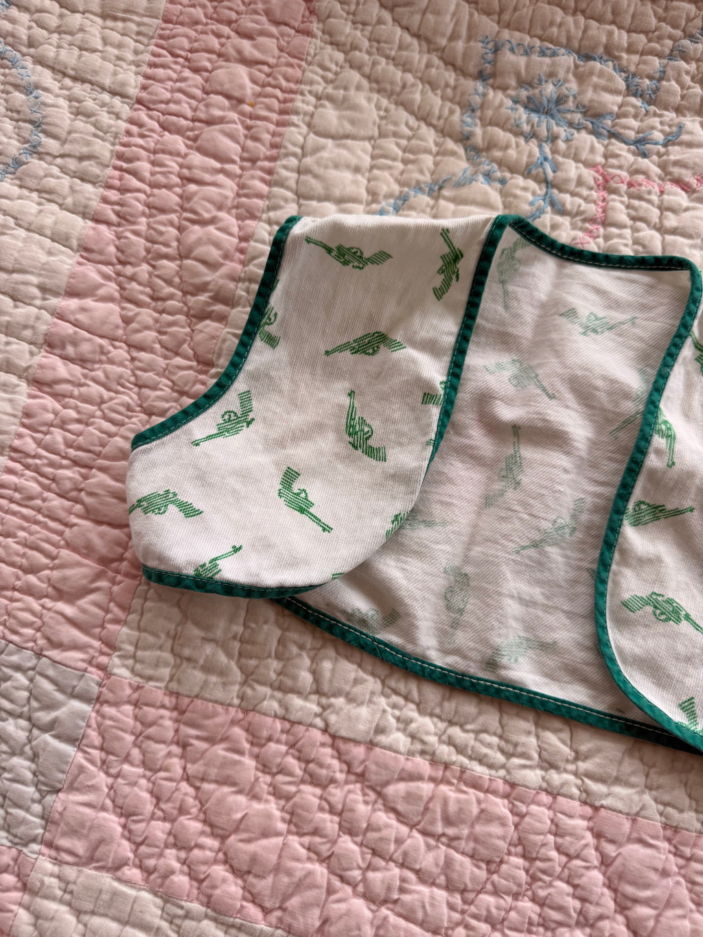 1950s green revolver print smocked set