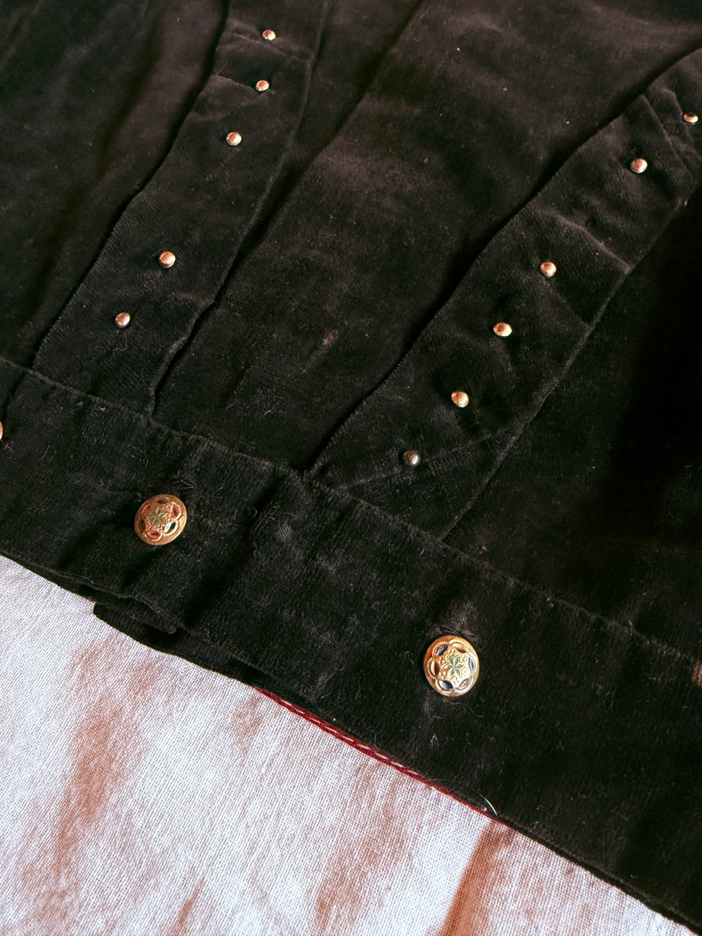 1900s velvet studded bodice