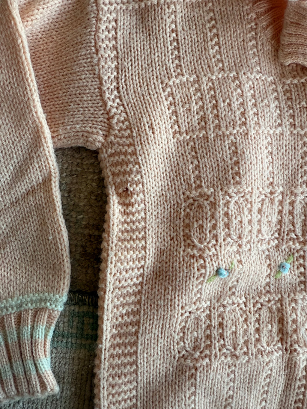 1930s pink wool hand knit sweater