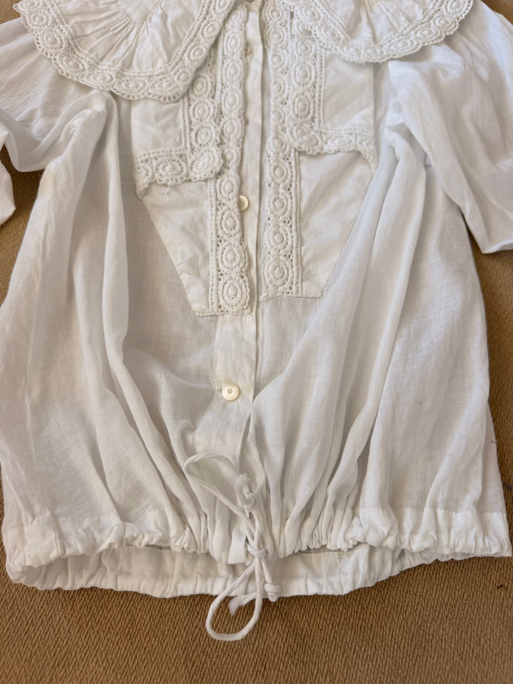 1910s blouse with eyelet lace
