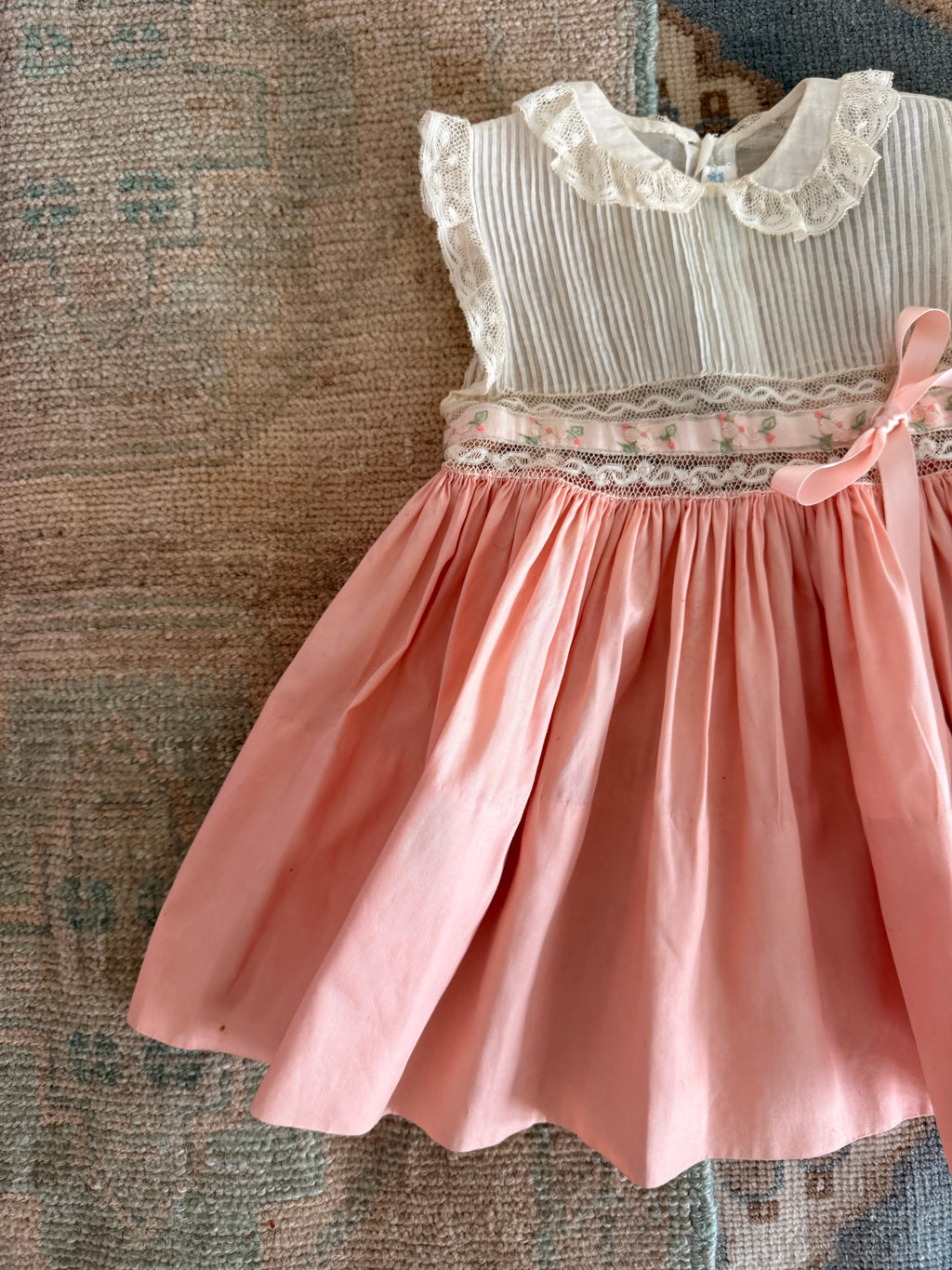 1950s lace & ribbon dress