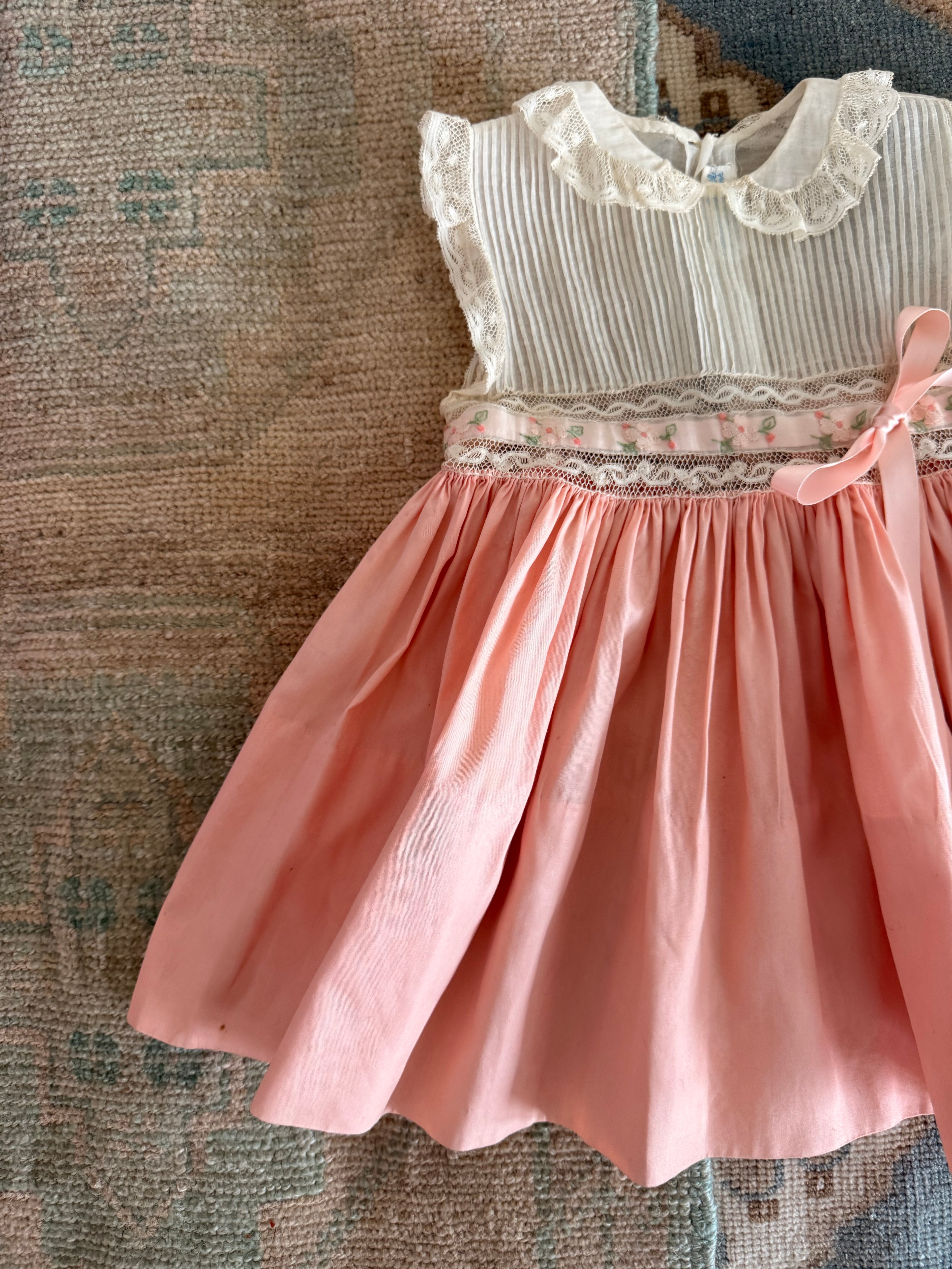 1950s lace & ribbon dress