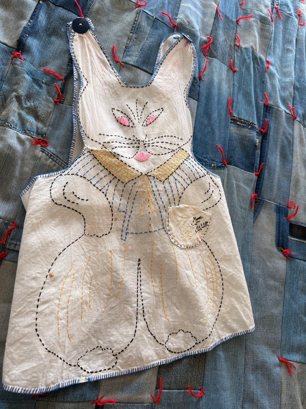 1950s embroidered bunny apron