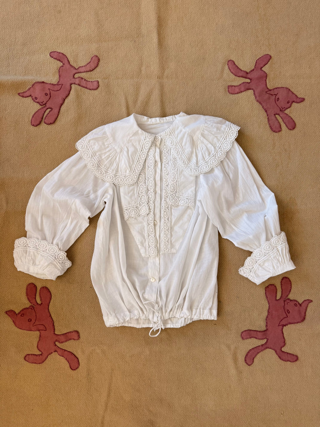 1910s blouse with eyelet lace