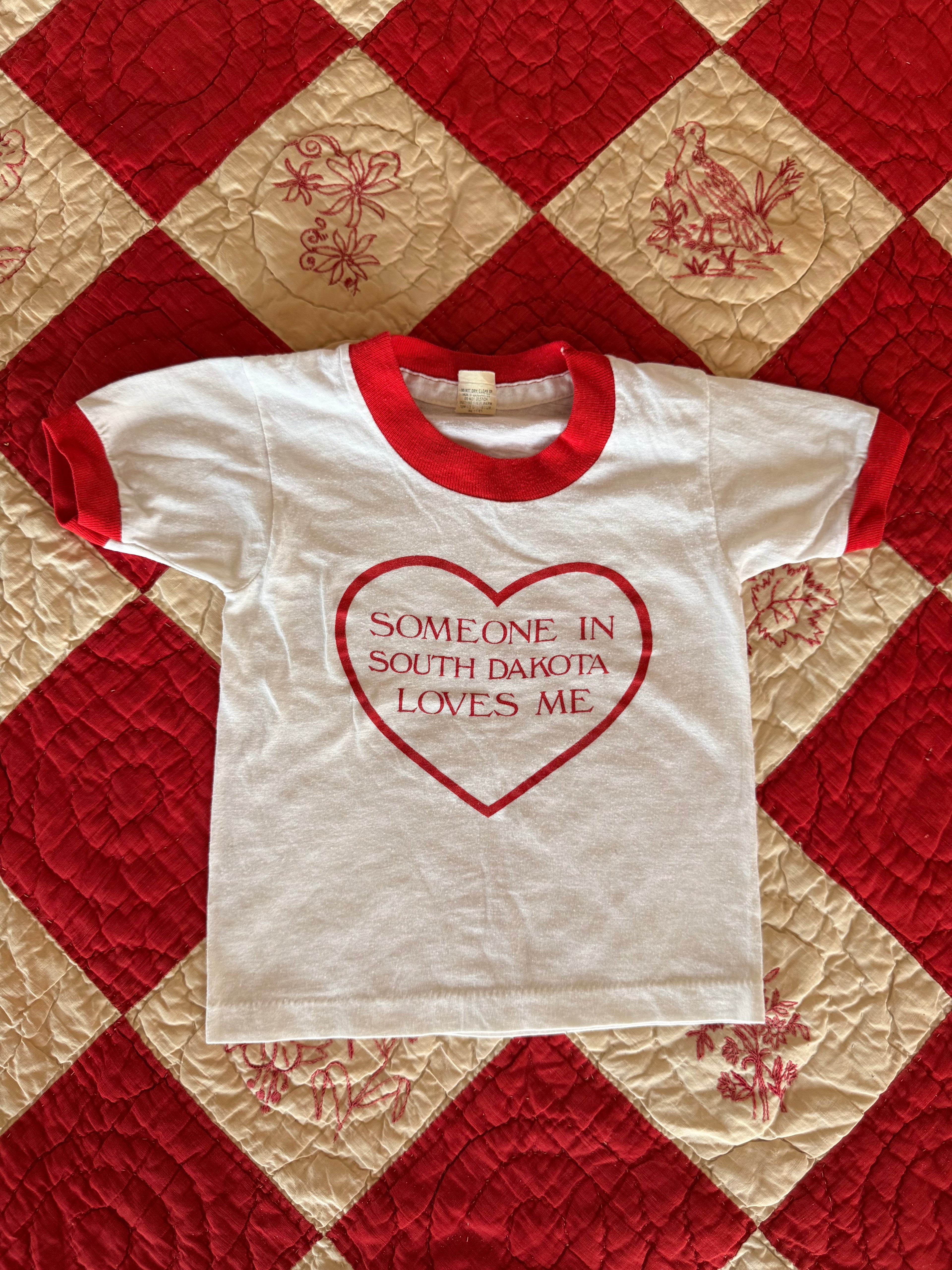 1970s someone in dakota loves me souvenir tee