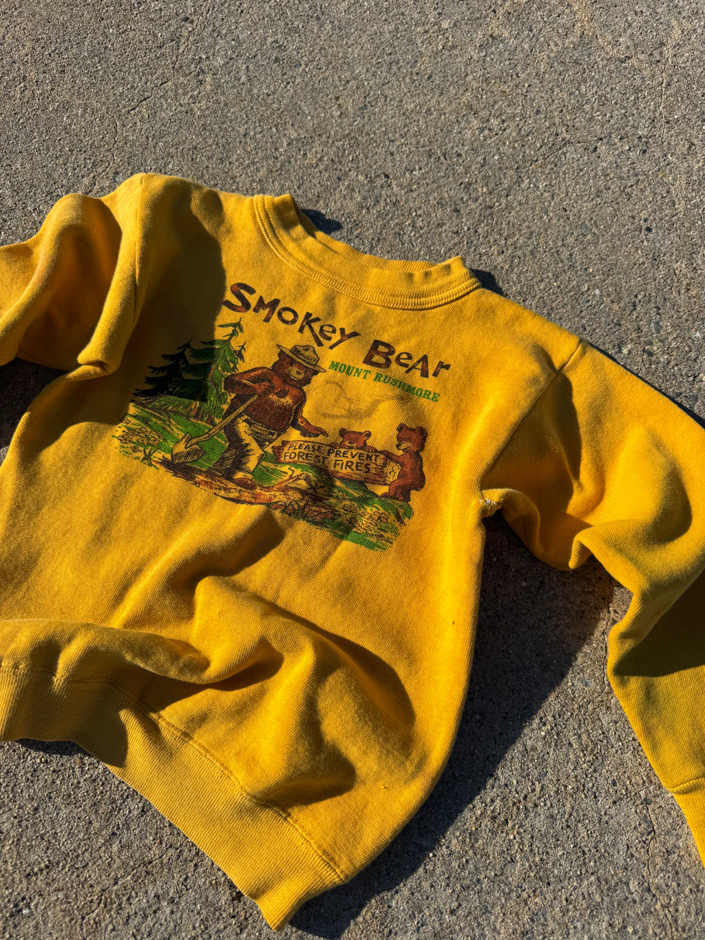 1960s smokey the bear mount rushmore souvenir sweatshirt