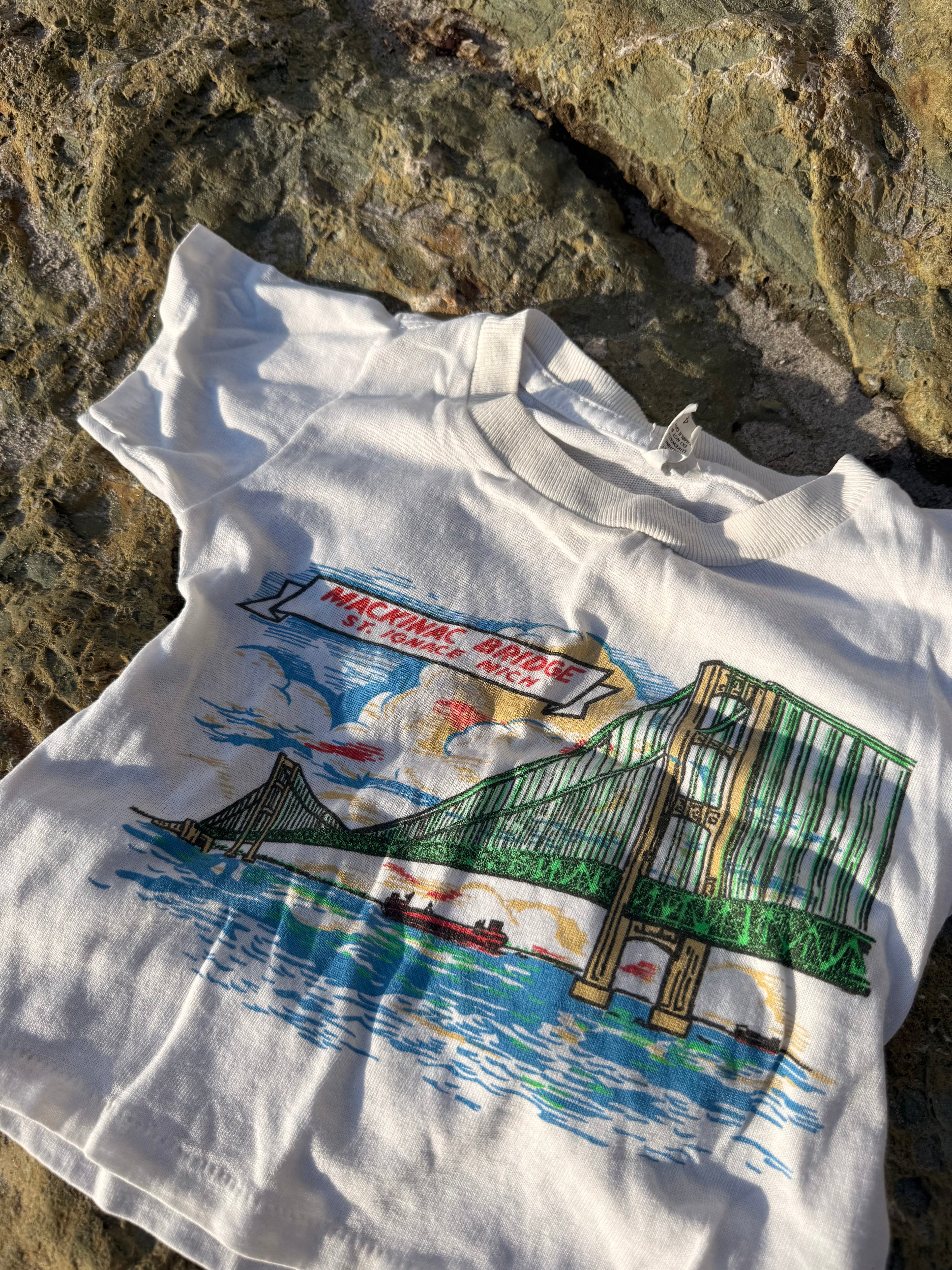 1960s michigan souvenir tee, mackinac bridge