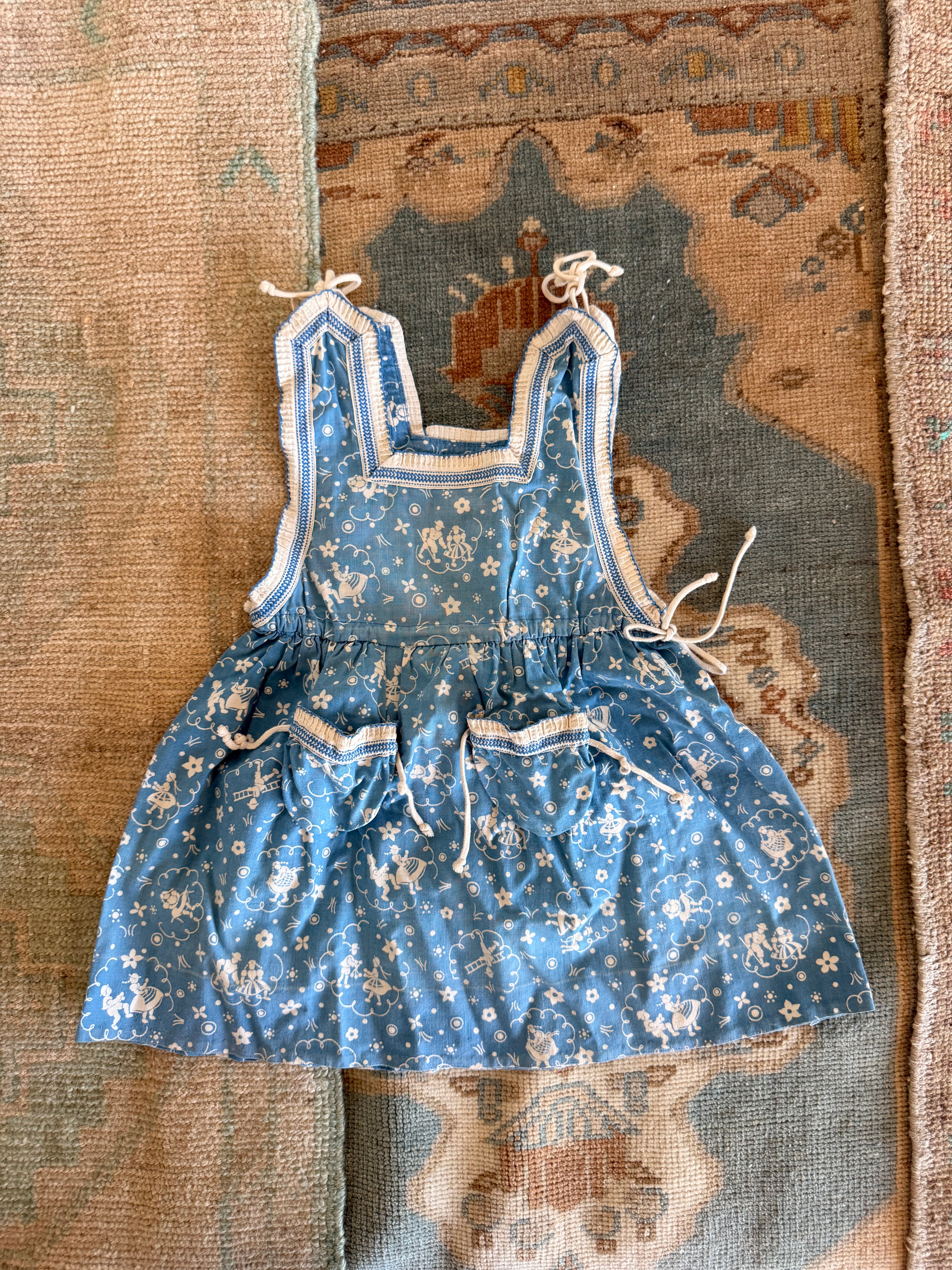 1940s dutch smock dress
