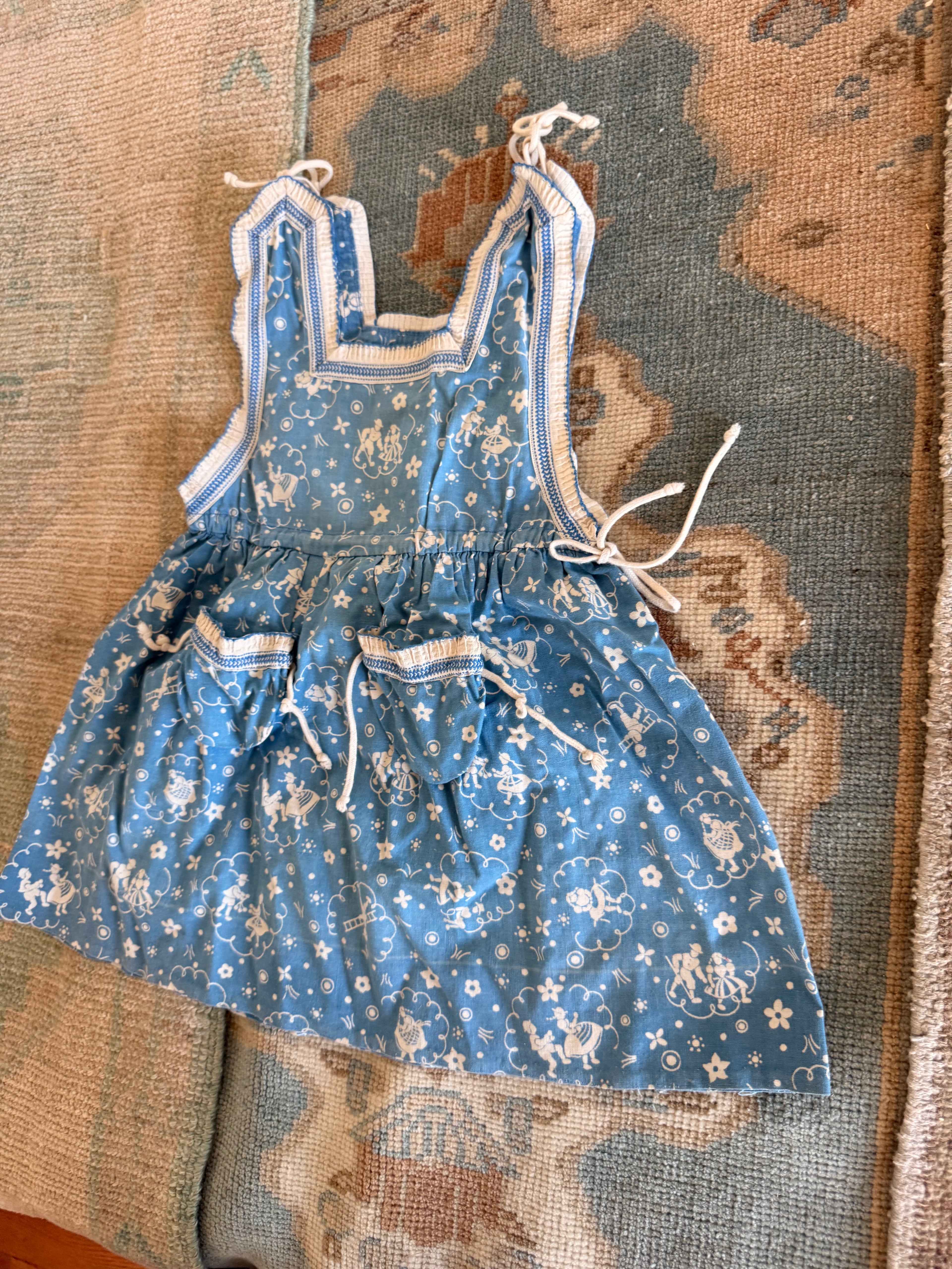 1940s dutch smock dress