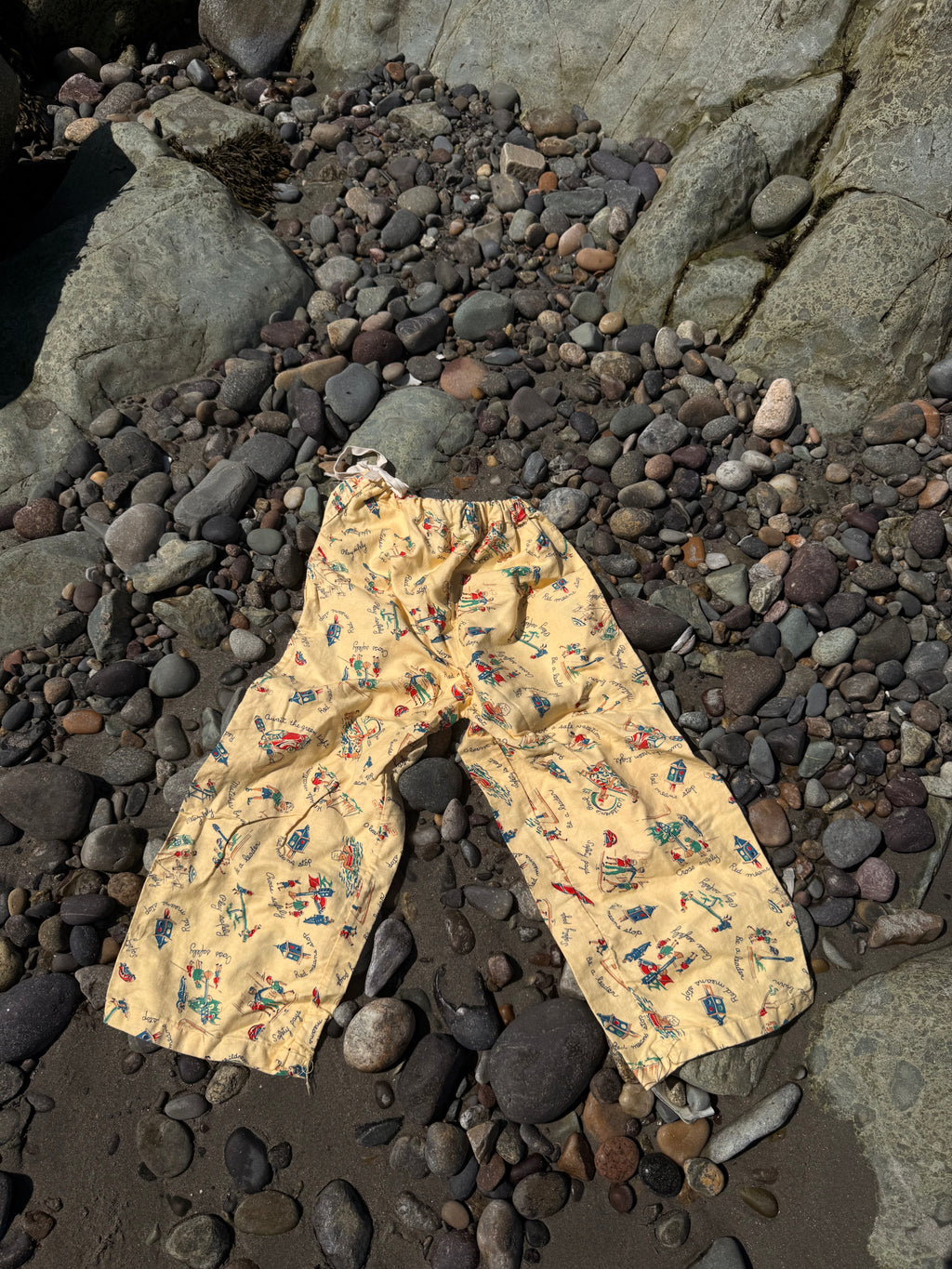 1950s play print pants