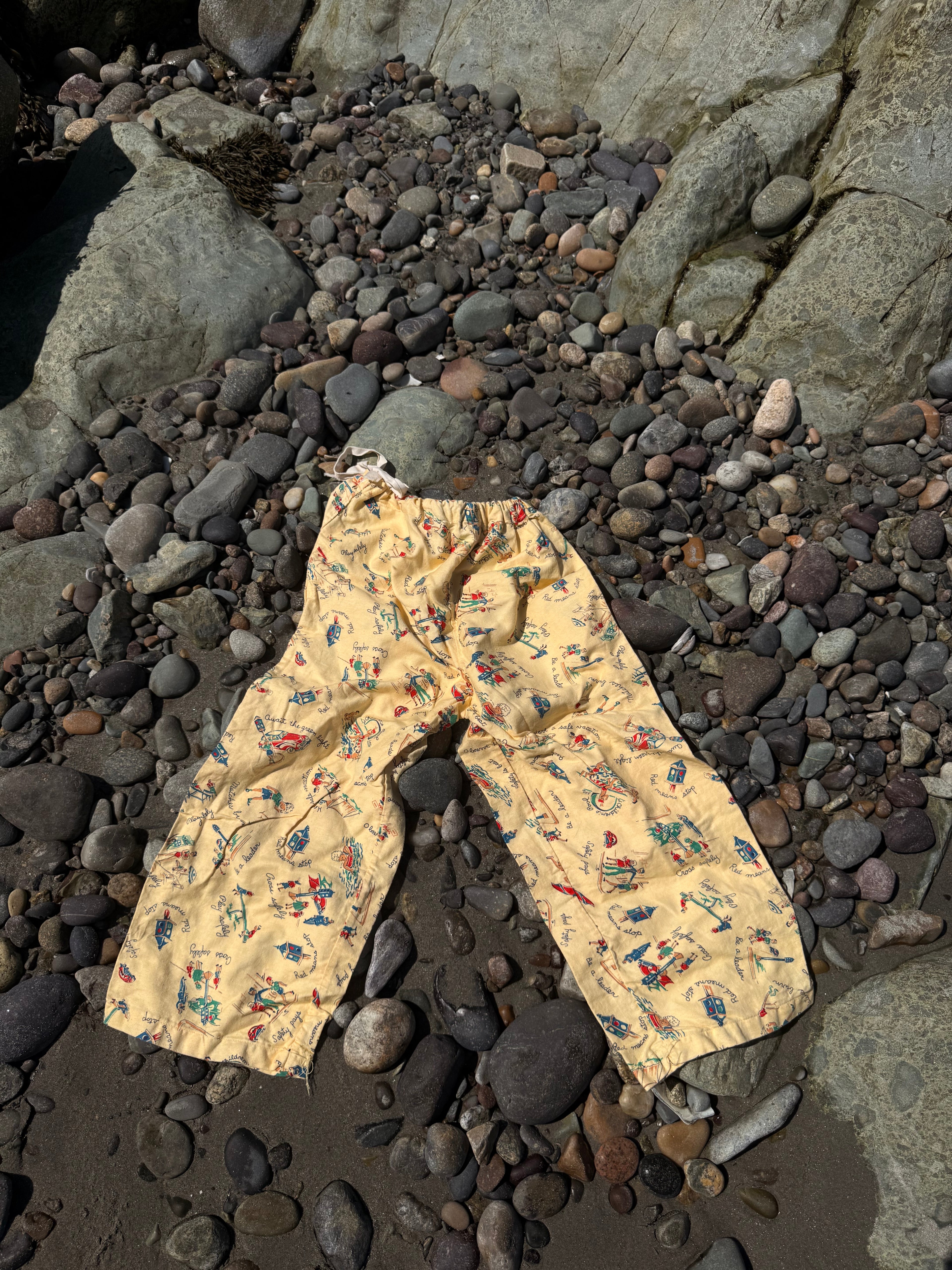 1950s play print pants