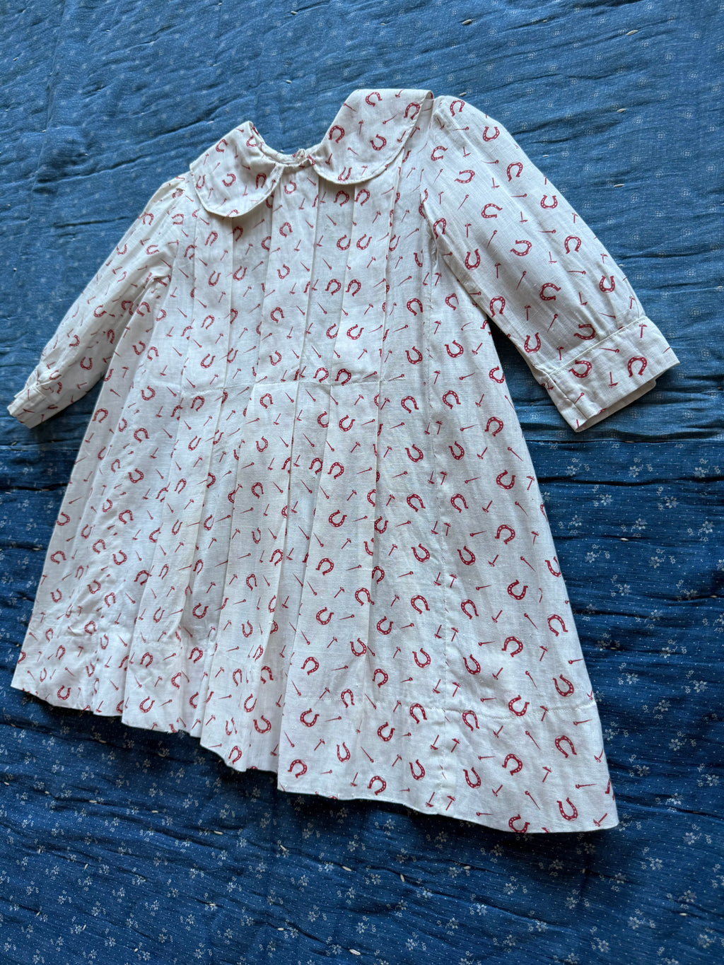 1890s horseshoe dress