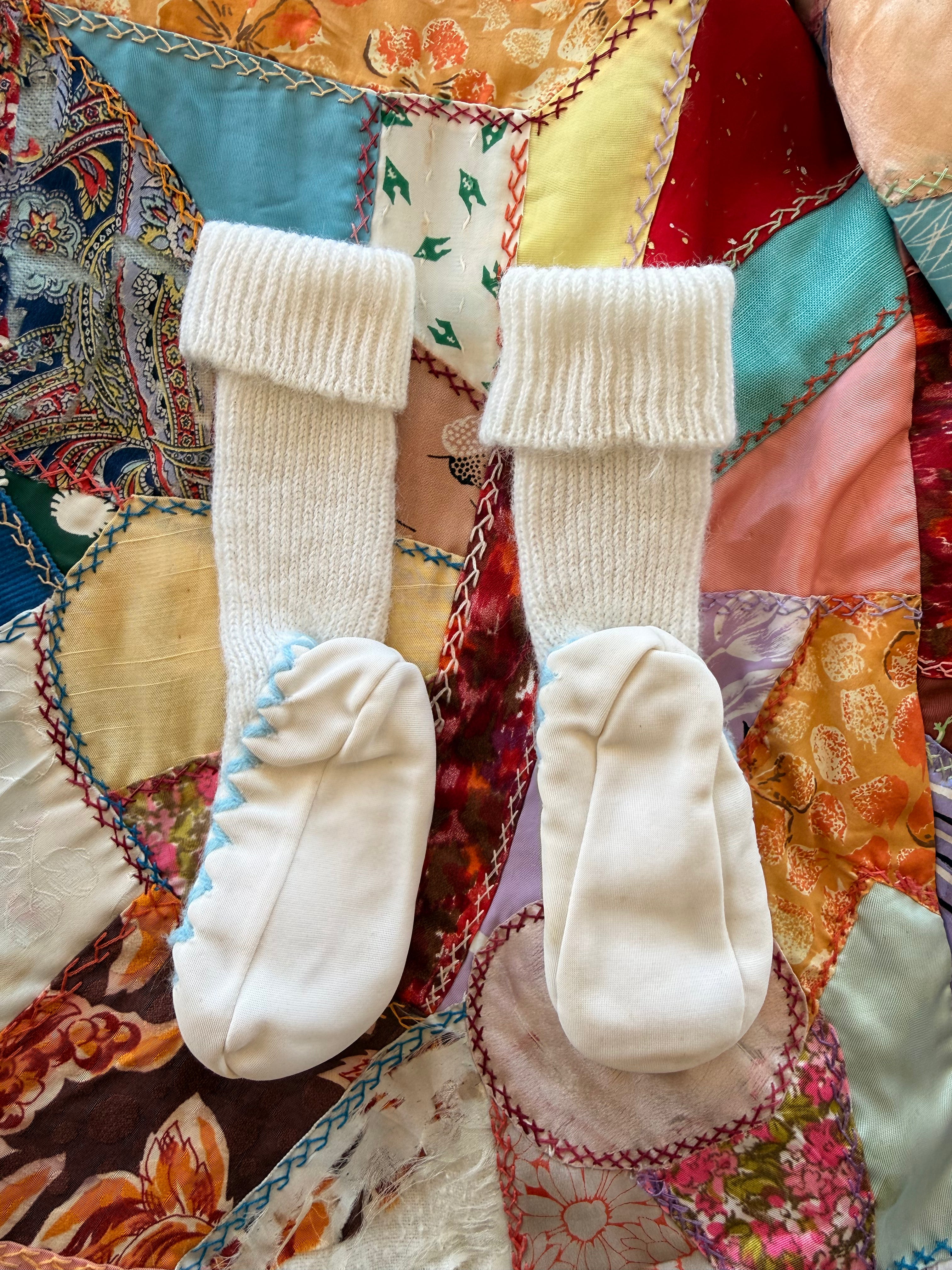 1960s pom pom baby booties