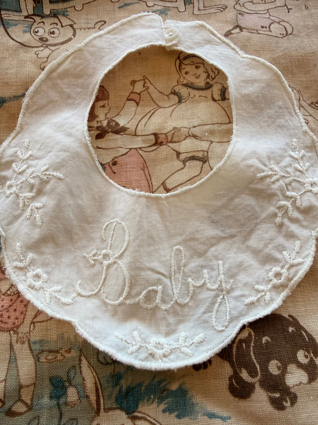 1940s embroidered baby collar