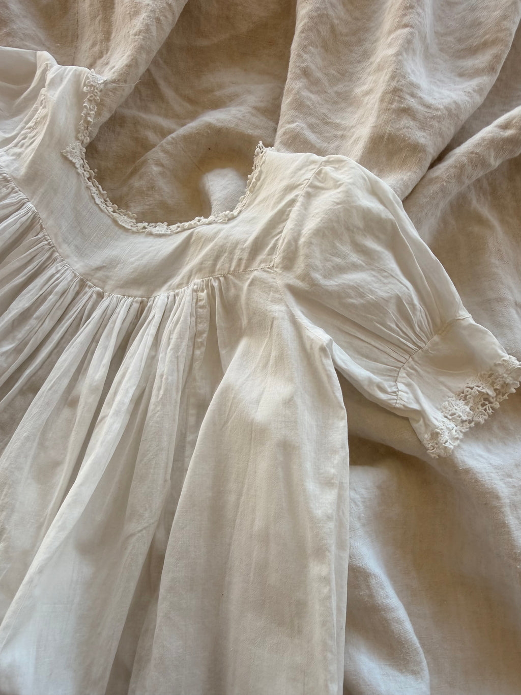 1920s light white dress