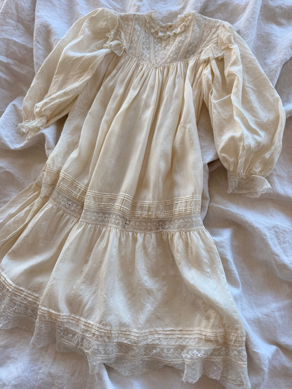1900s cream silk & lace dress