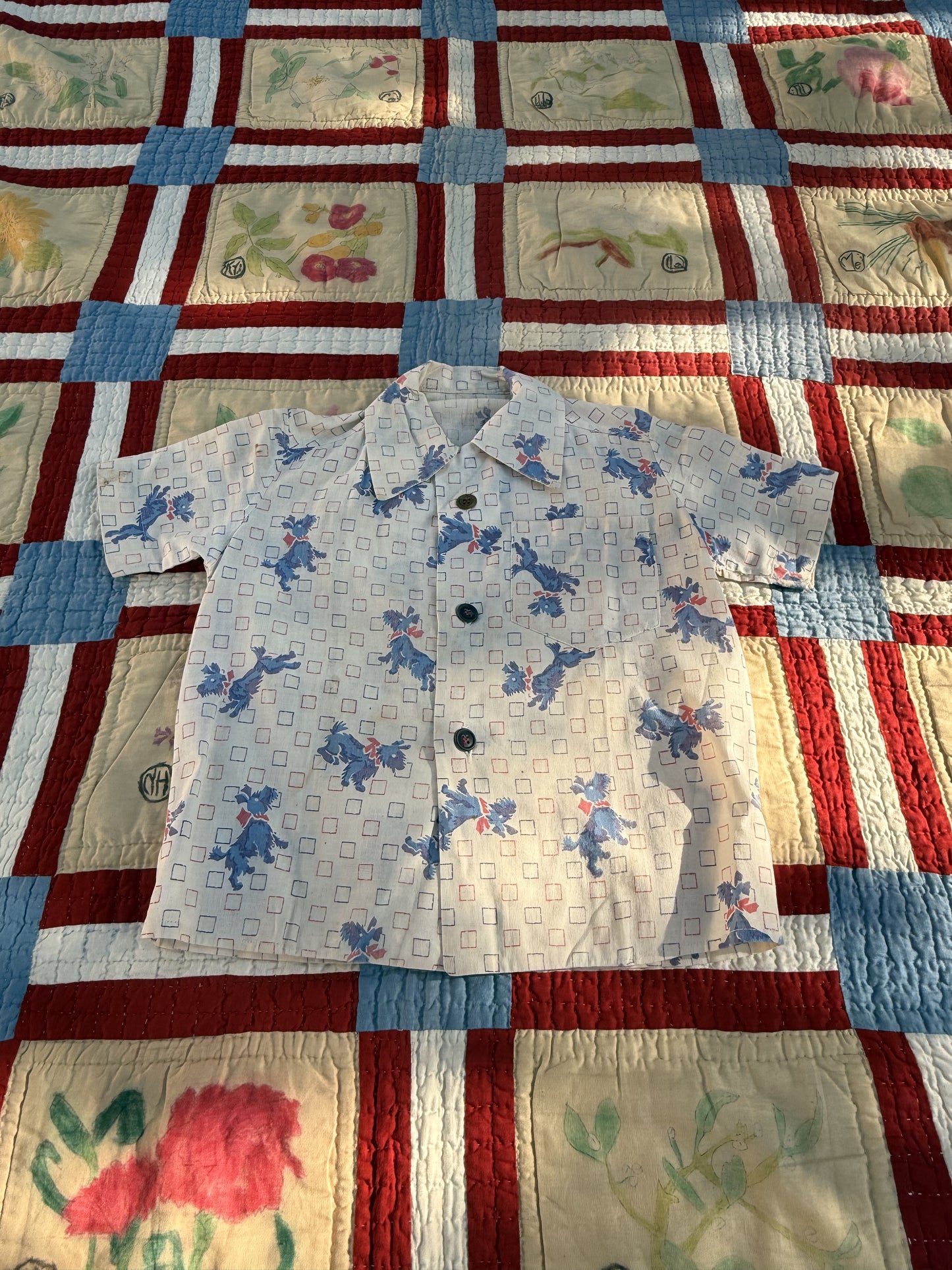 1940s scotty dog print button down