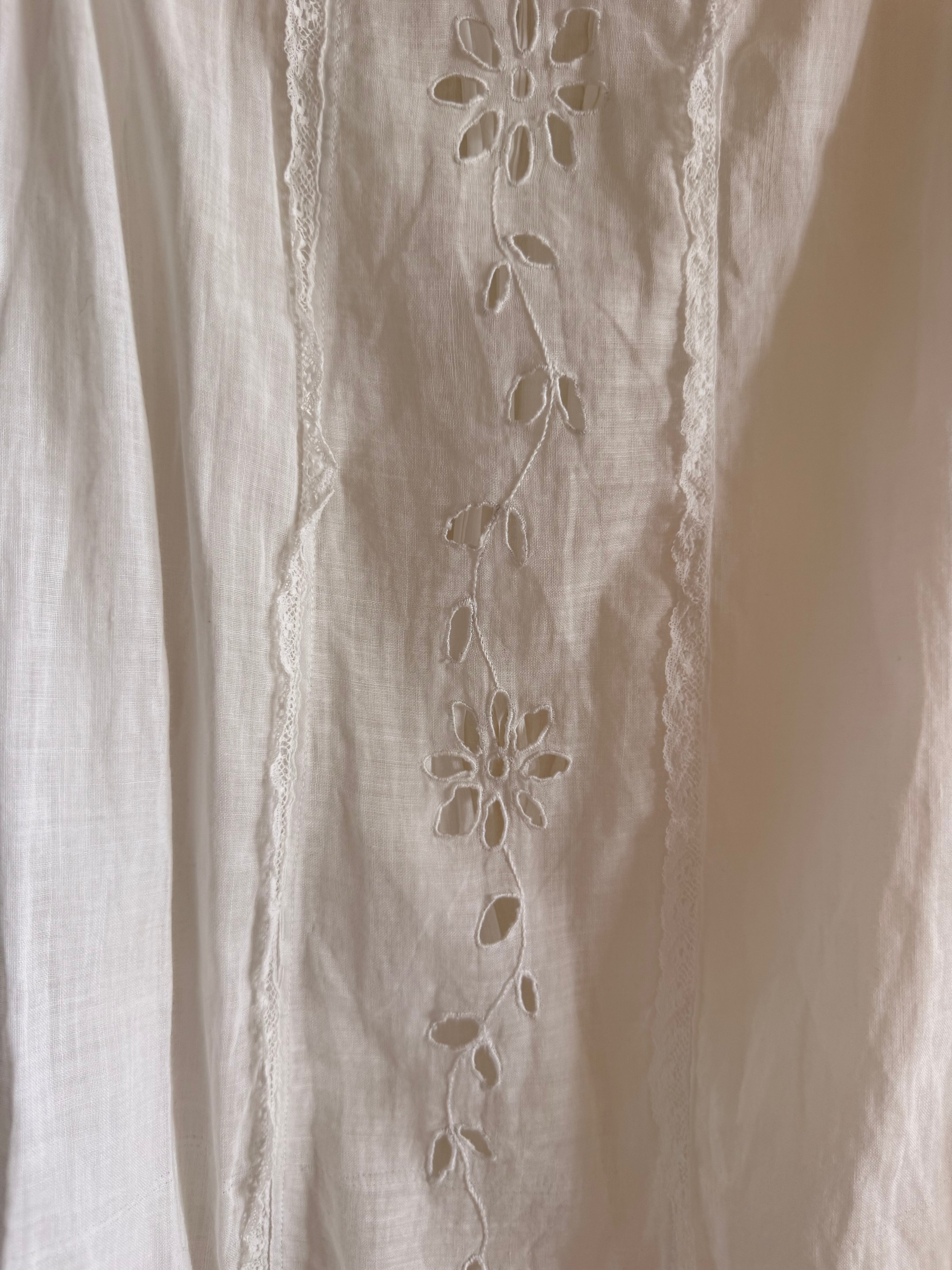 1900s lace cutwork daisy dress