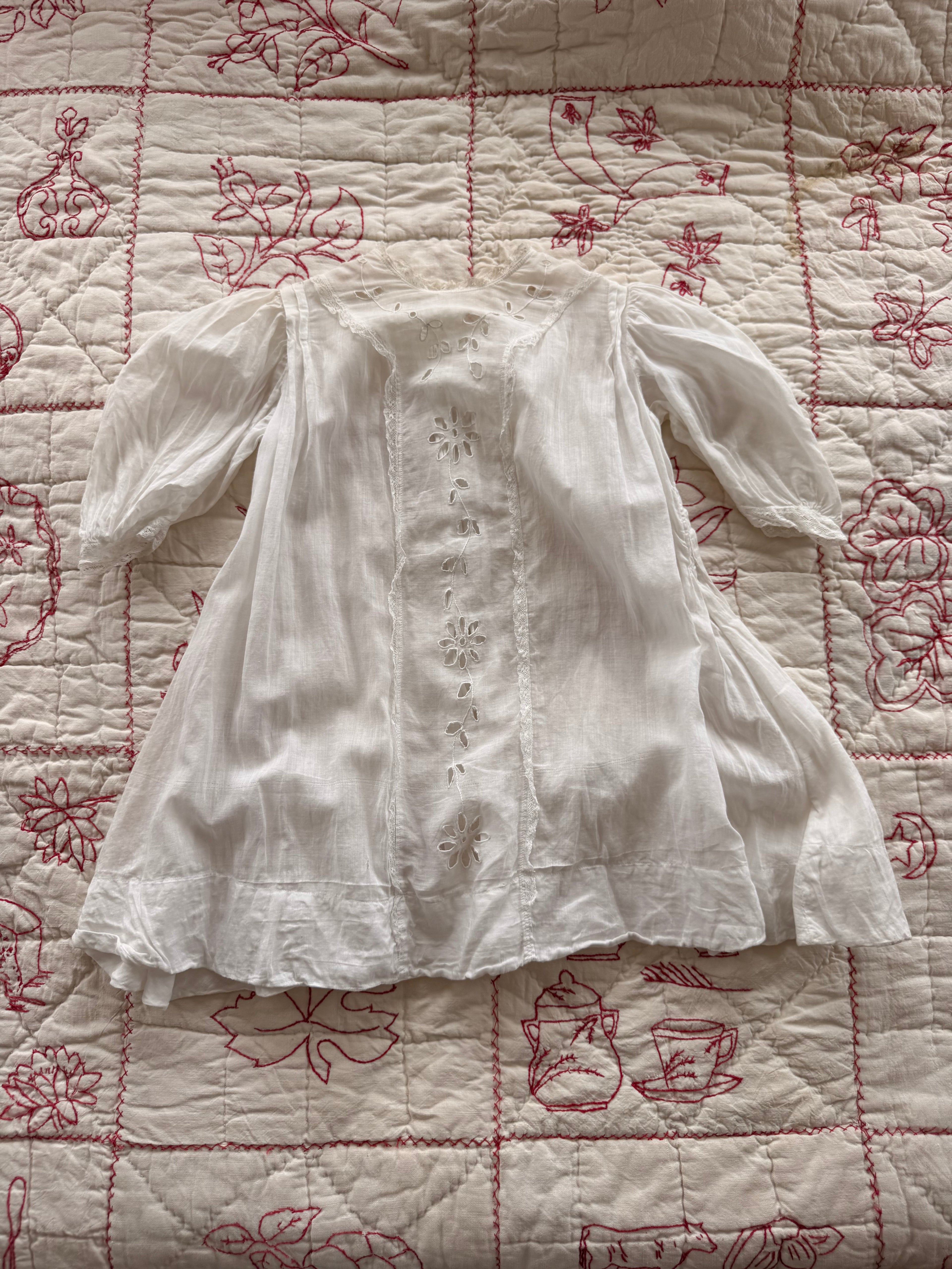 1900s lace cutwork daisy dress