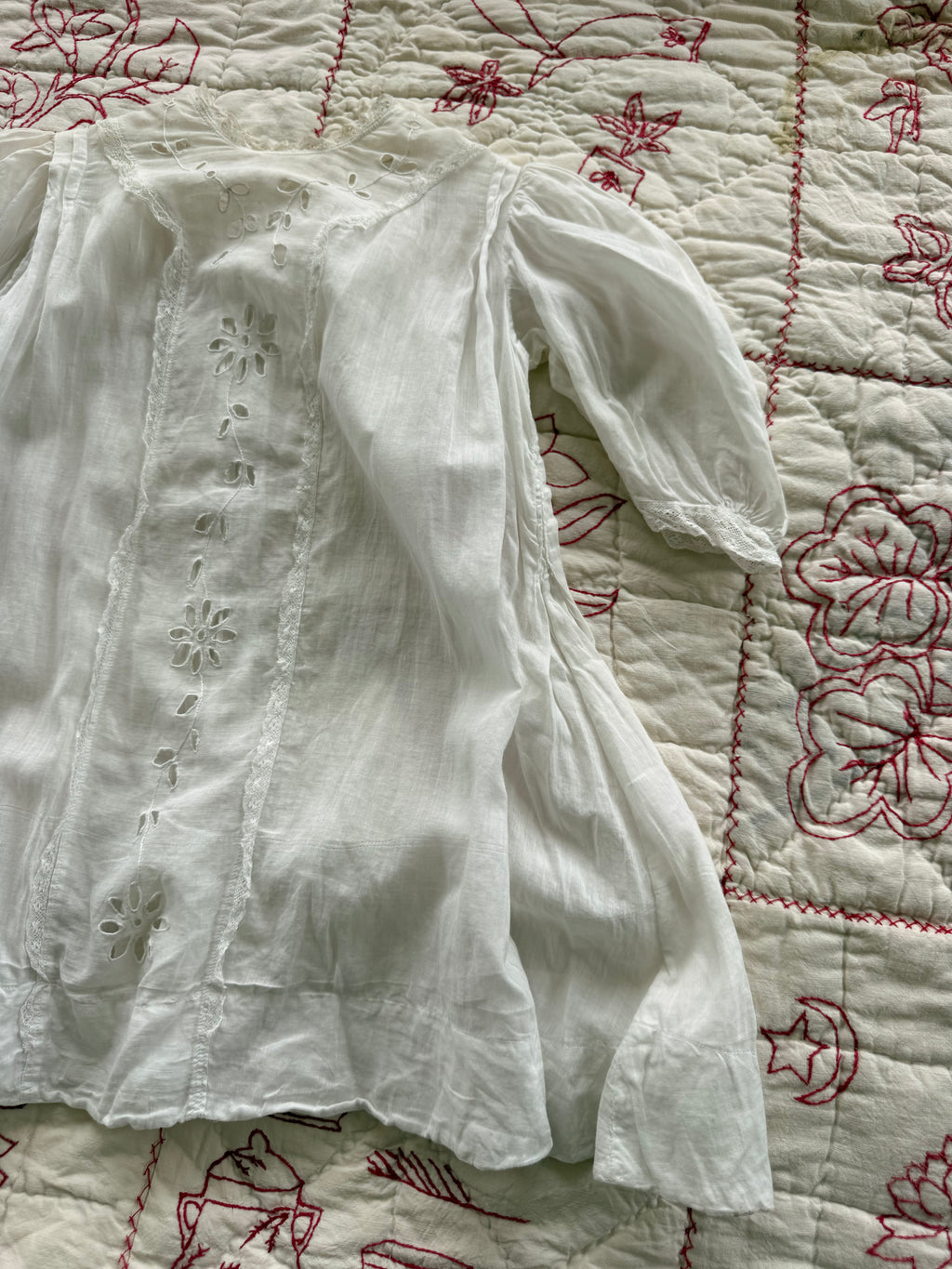 1900s lace cutwork daisy dress