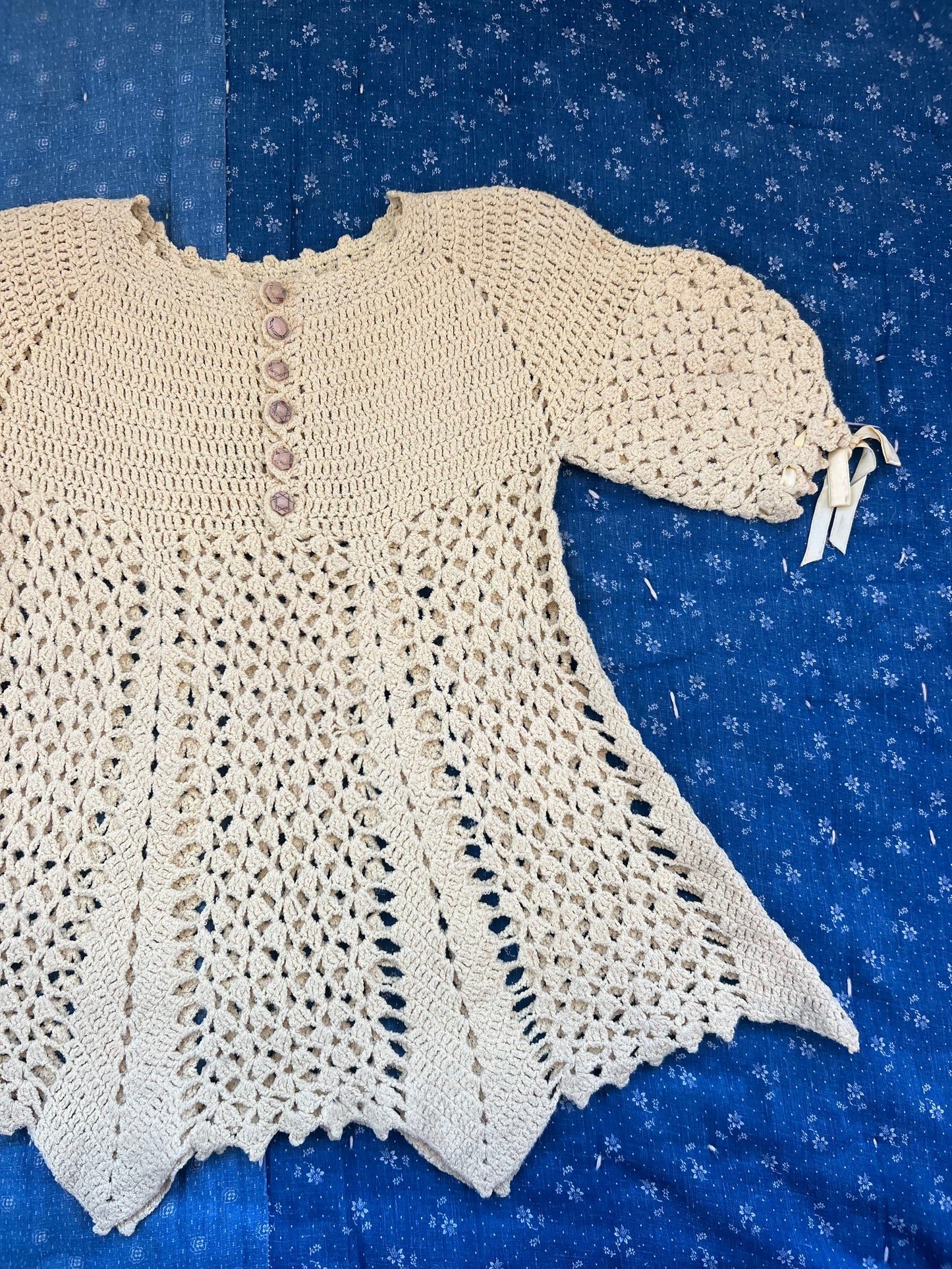 1930s butter yellow crochet dress